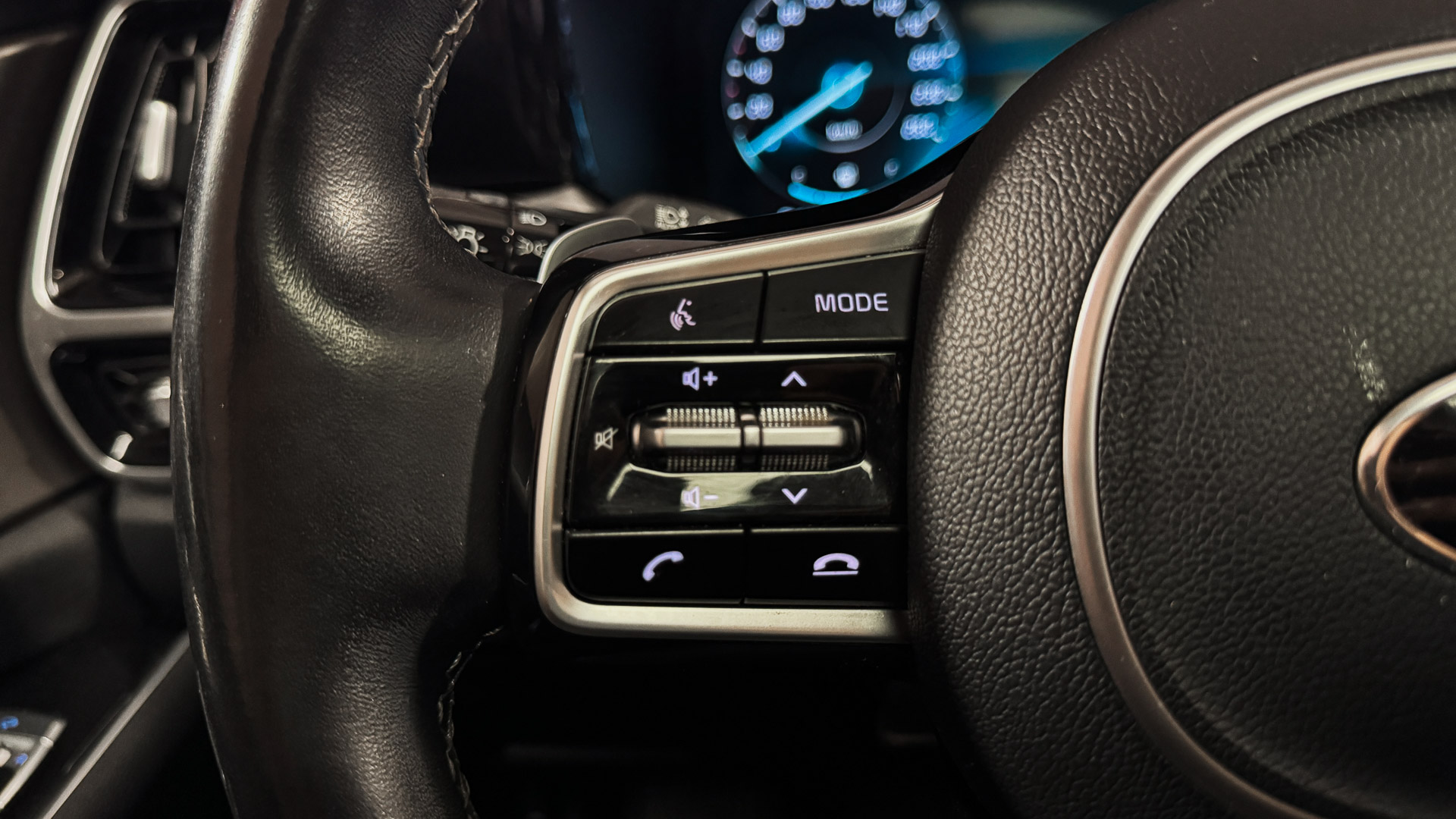 KIA Sorento — foto 9 de 35
