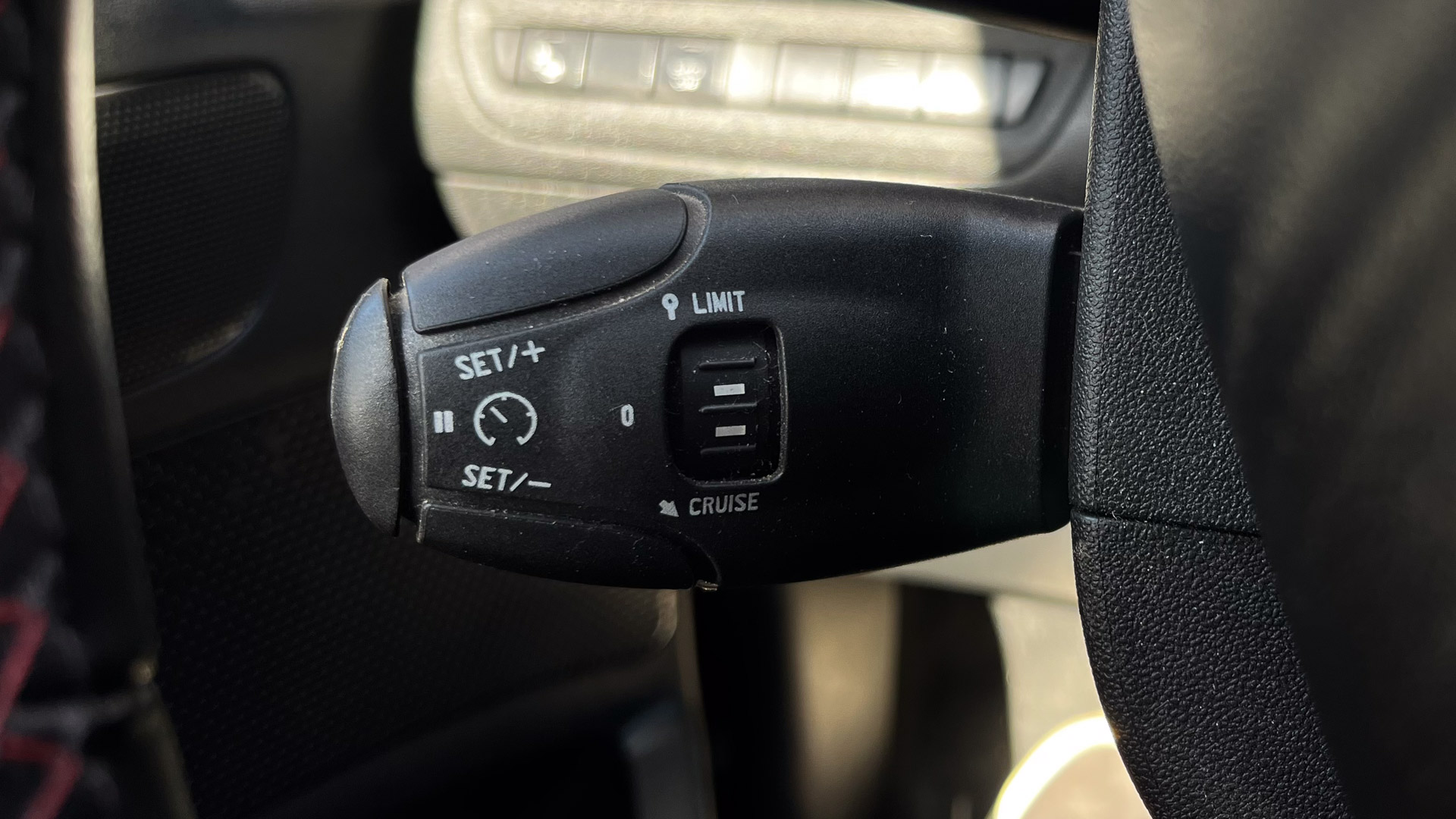 Peugeot 2008 — foto 10 de 23