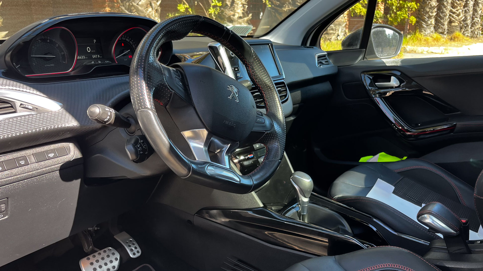 Peugeot 2008 — foto 11 de 23