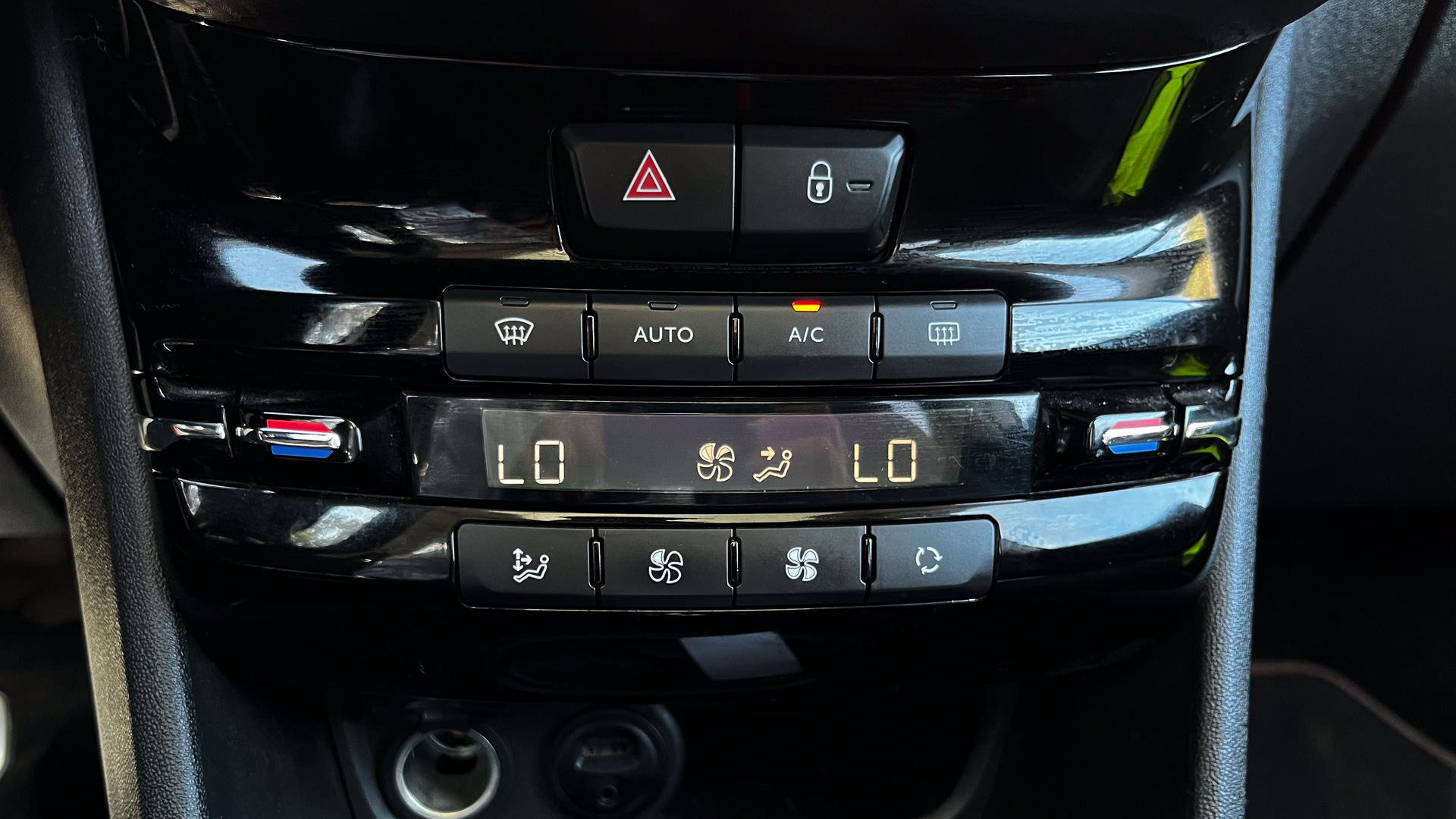 Peugeot 2008 — foto 16 de 23