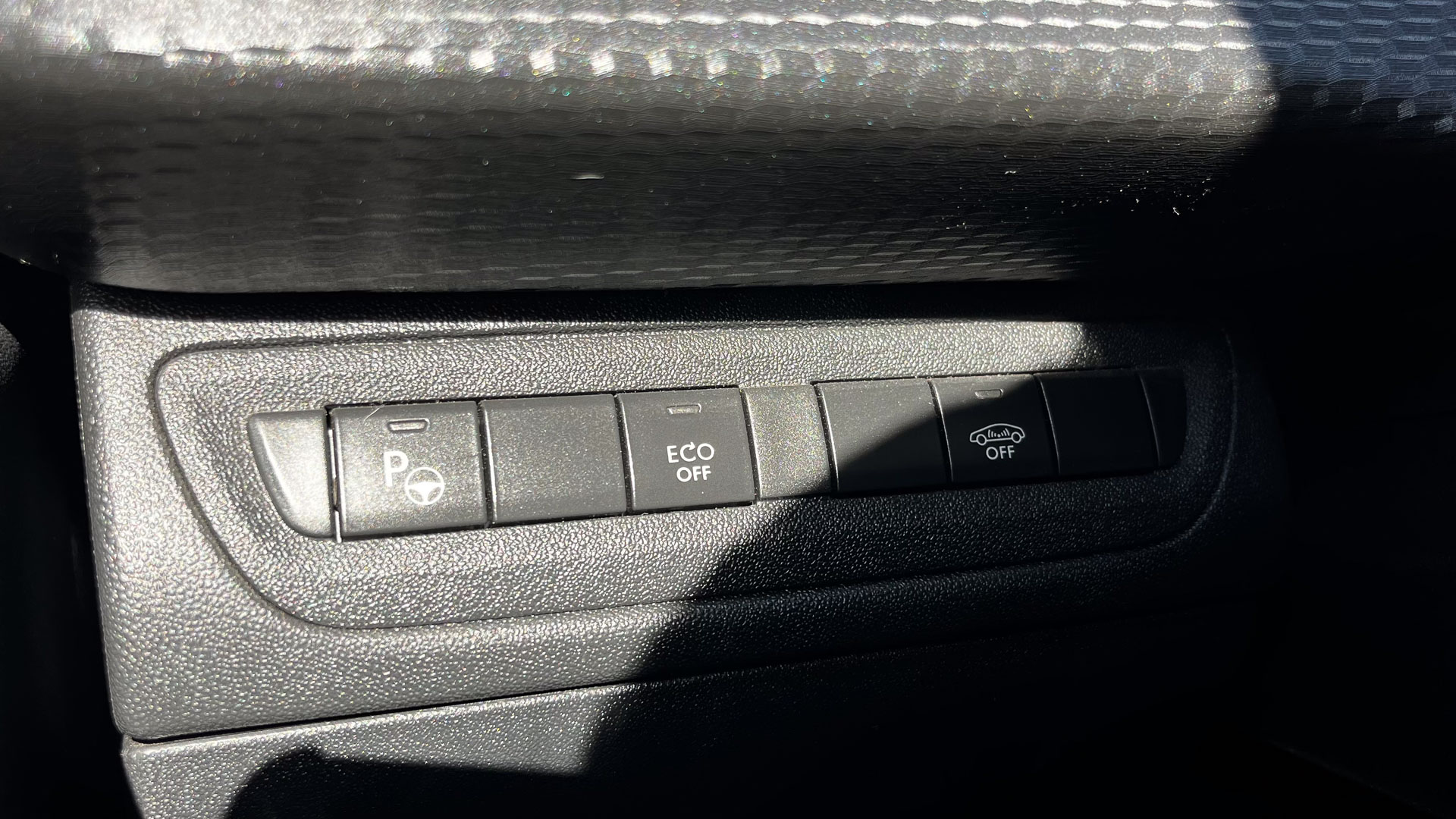 Peugeot 2008 — foto 23 de 23