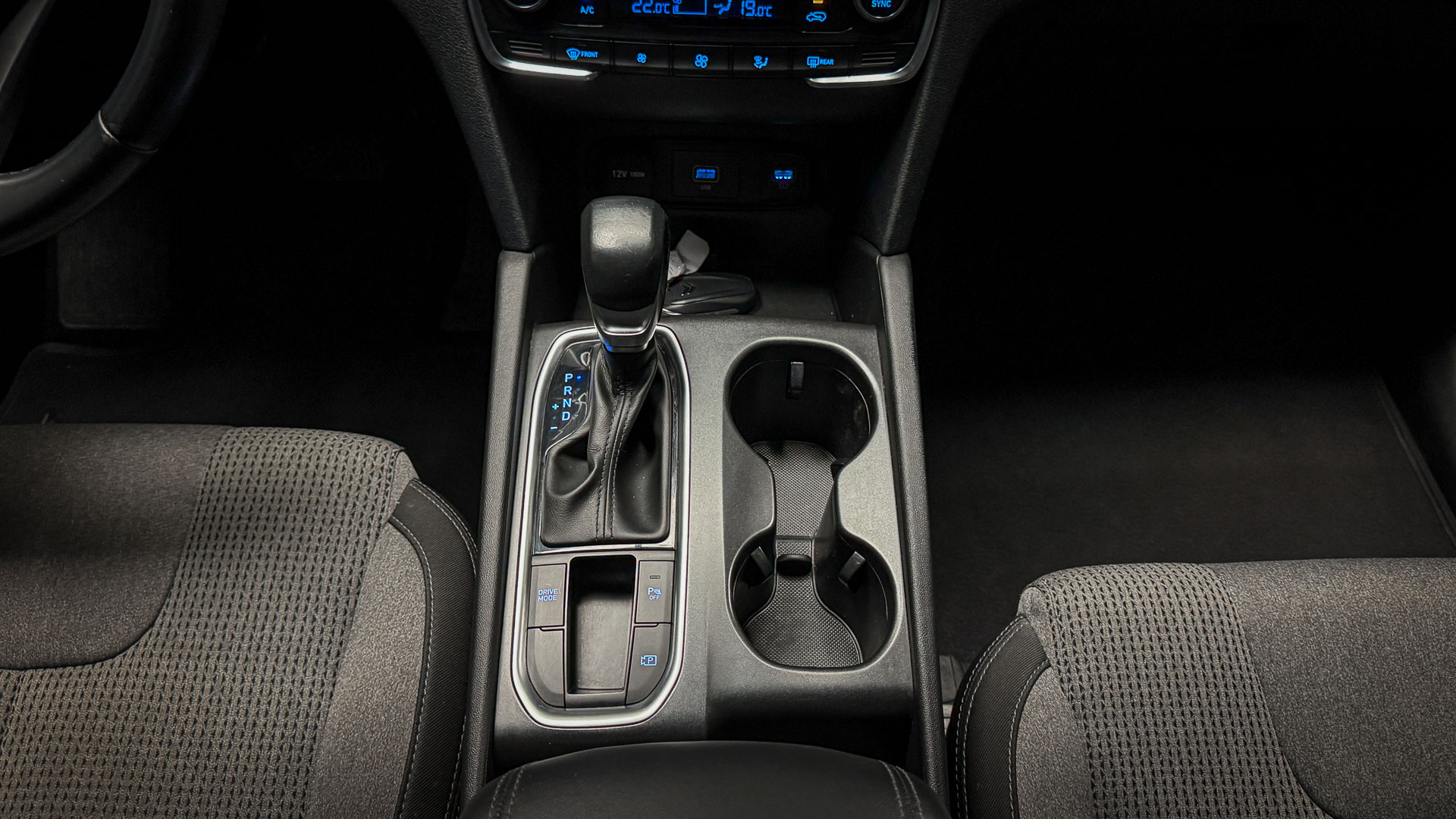 Hyundai Santa Fe — foto 18 de 25