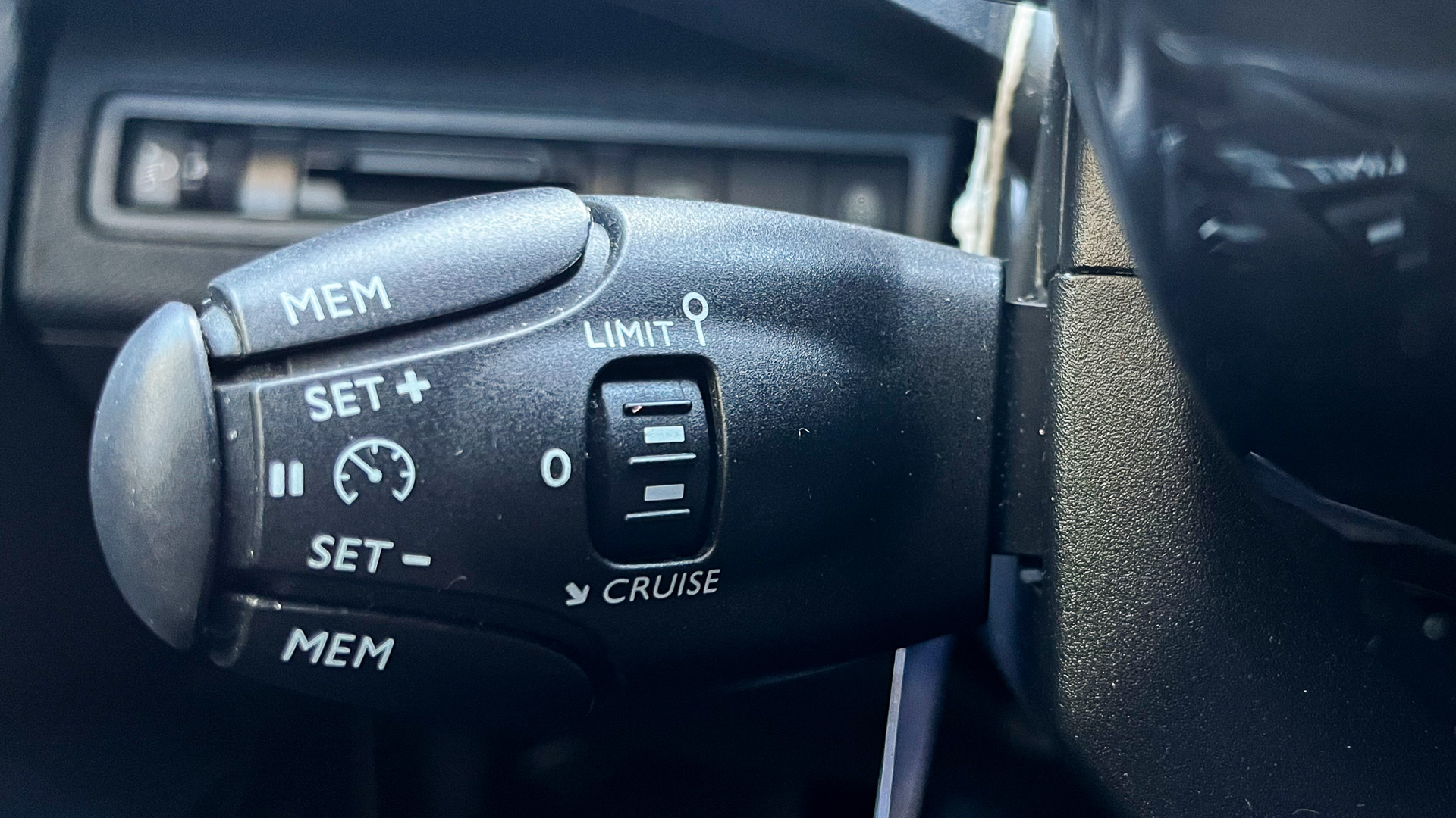 Peugeot 5008 — foto 11 de 27