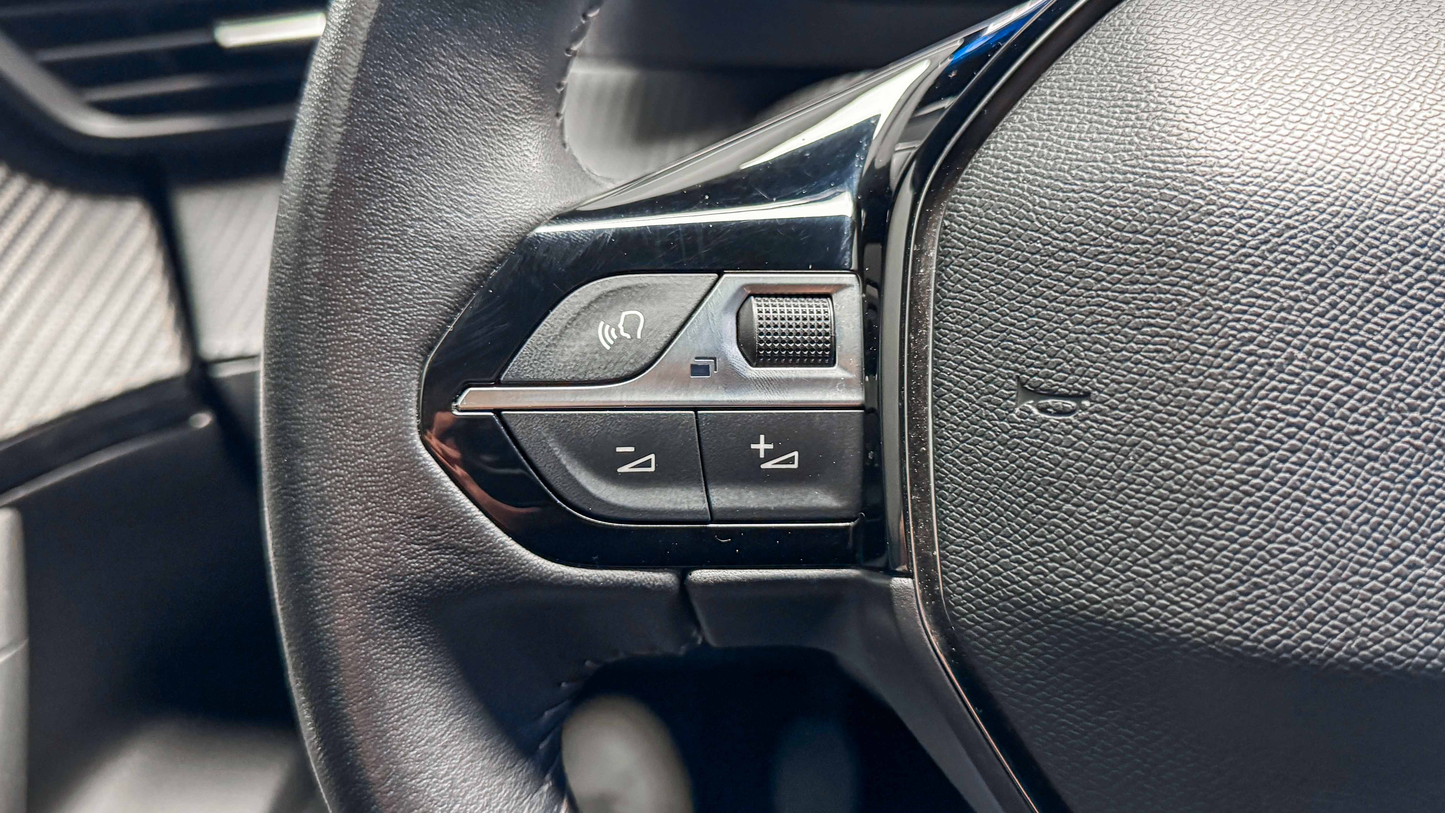 Peugeot 2008 — foto 9 de 30
