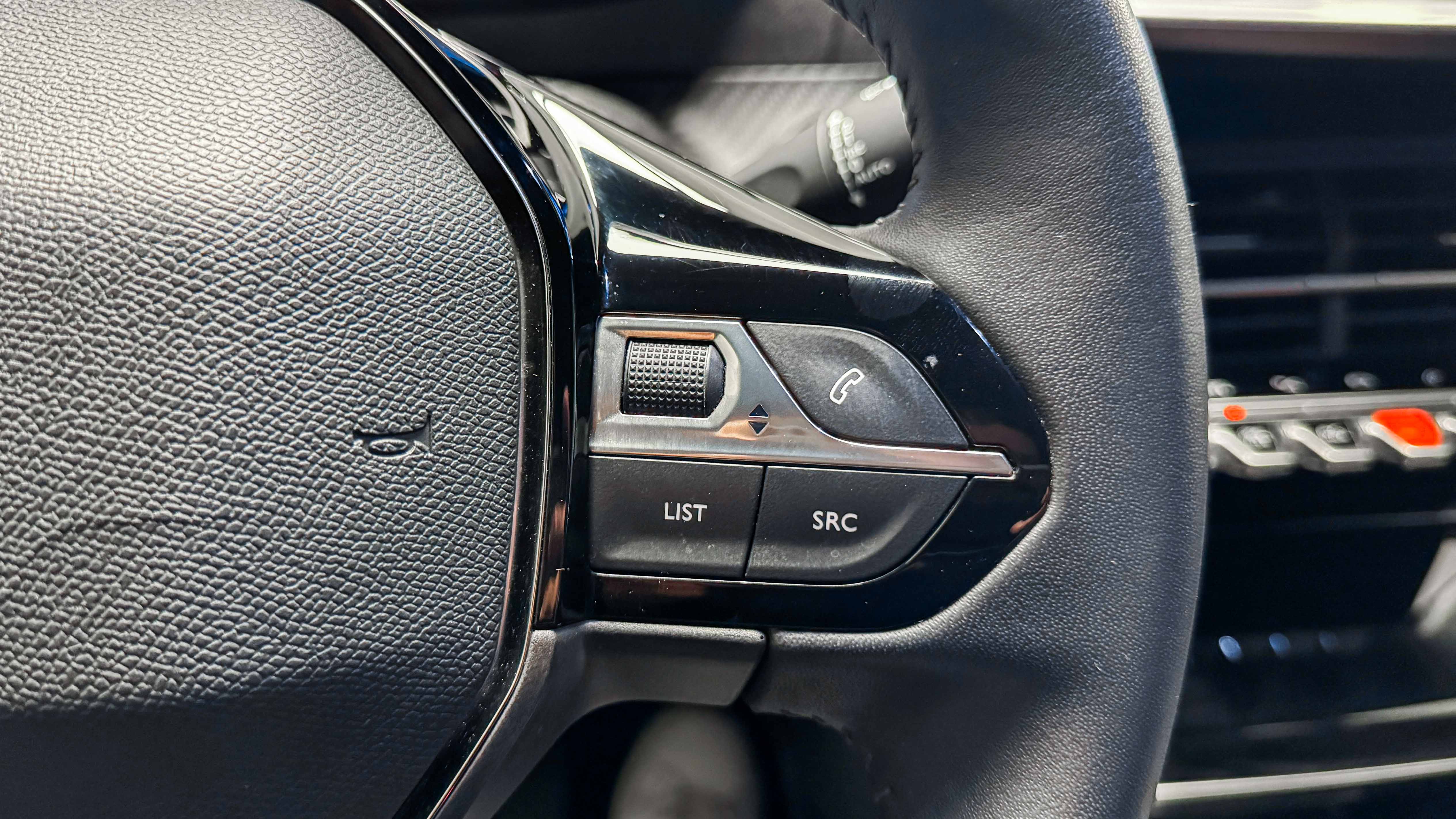Peugeot 2008 — foto 10 de 30