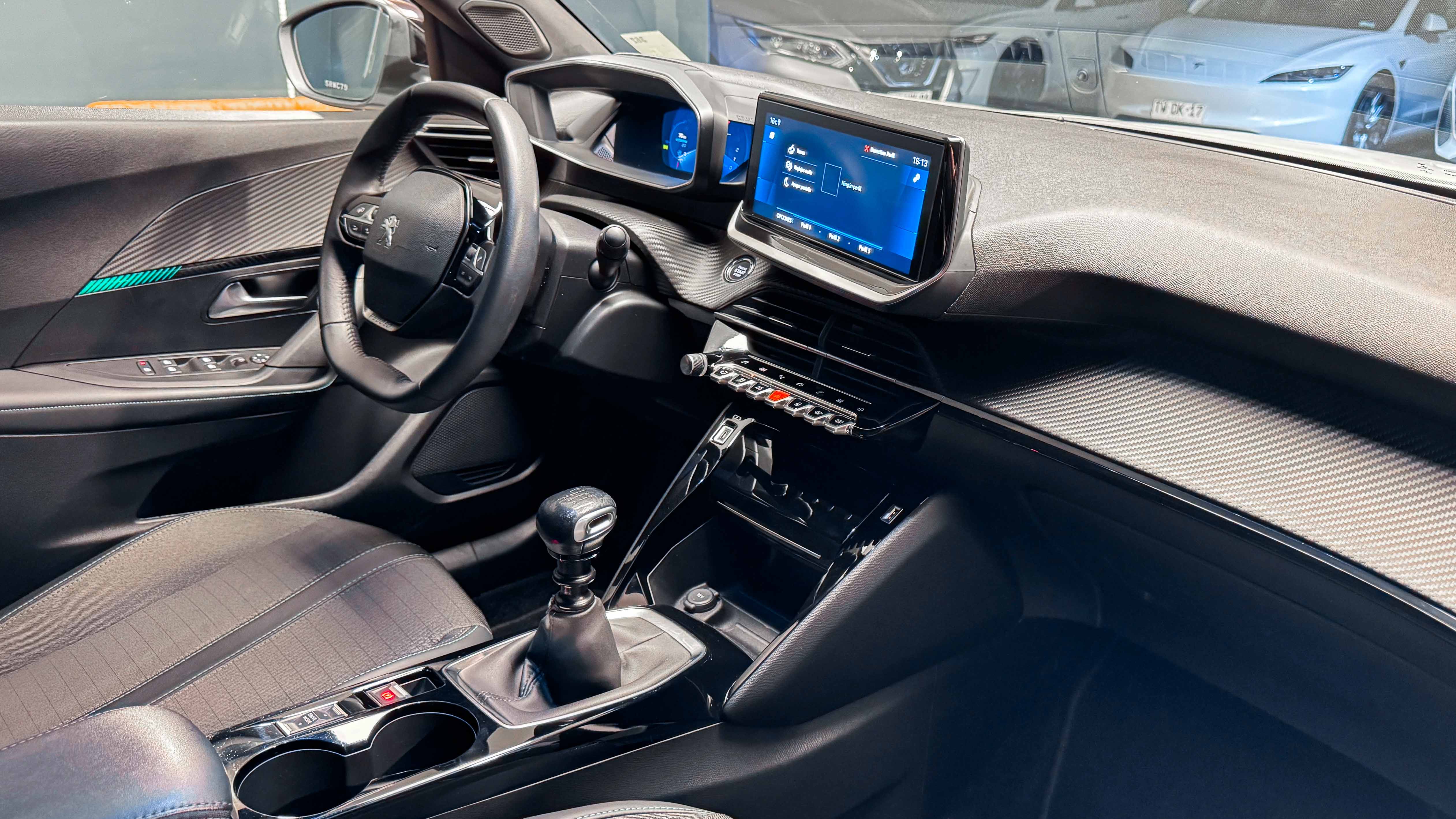 Peugeot 2008 — foto 14 de 30