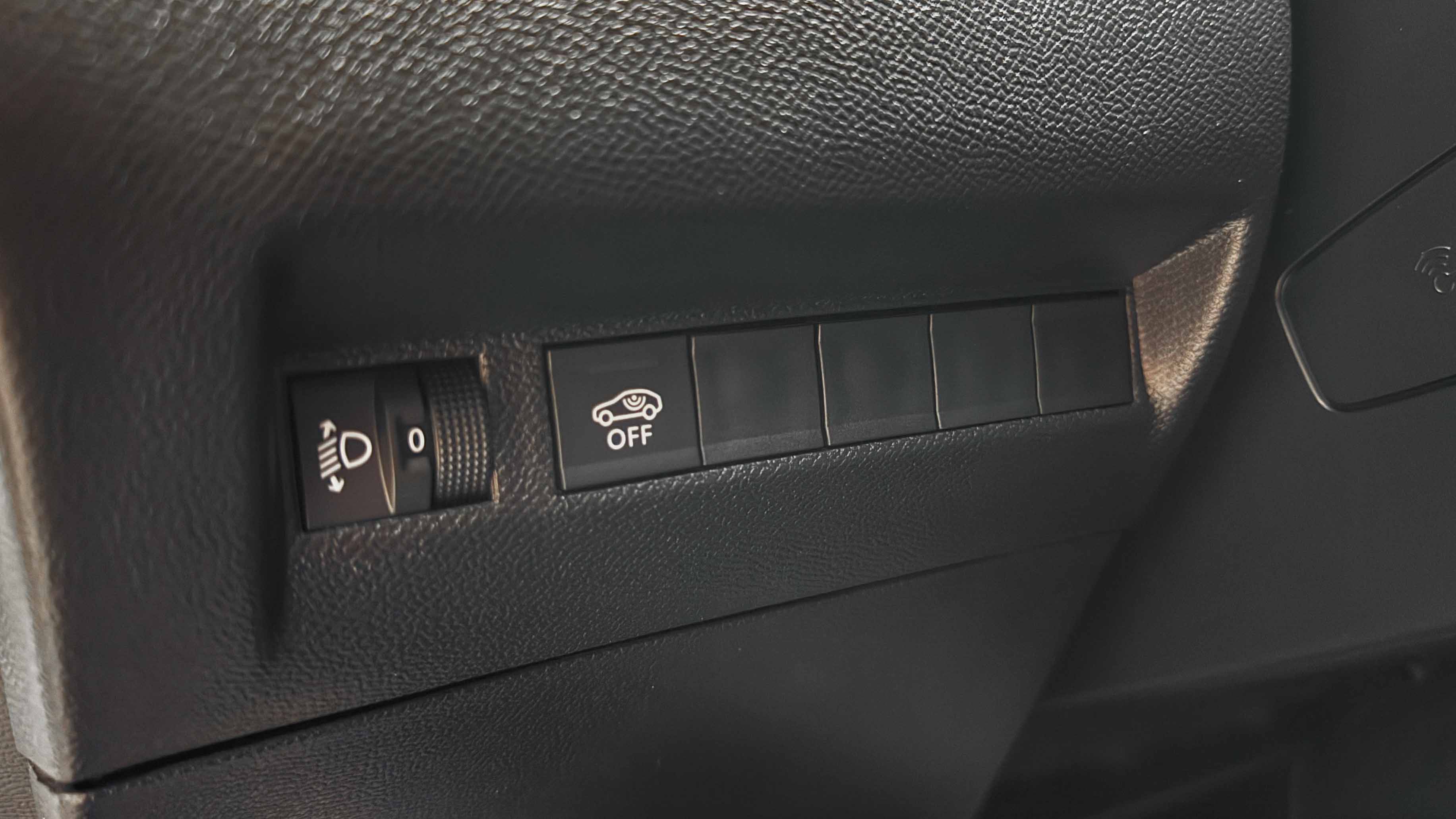 Peugeot 2008 — foto 29 de 30