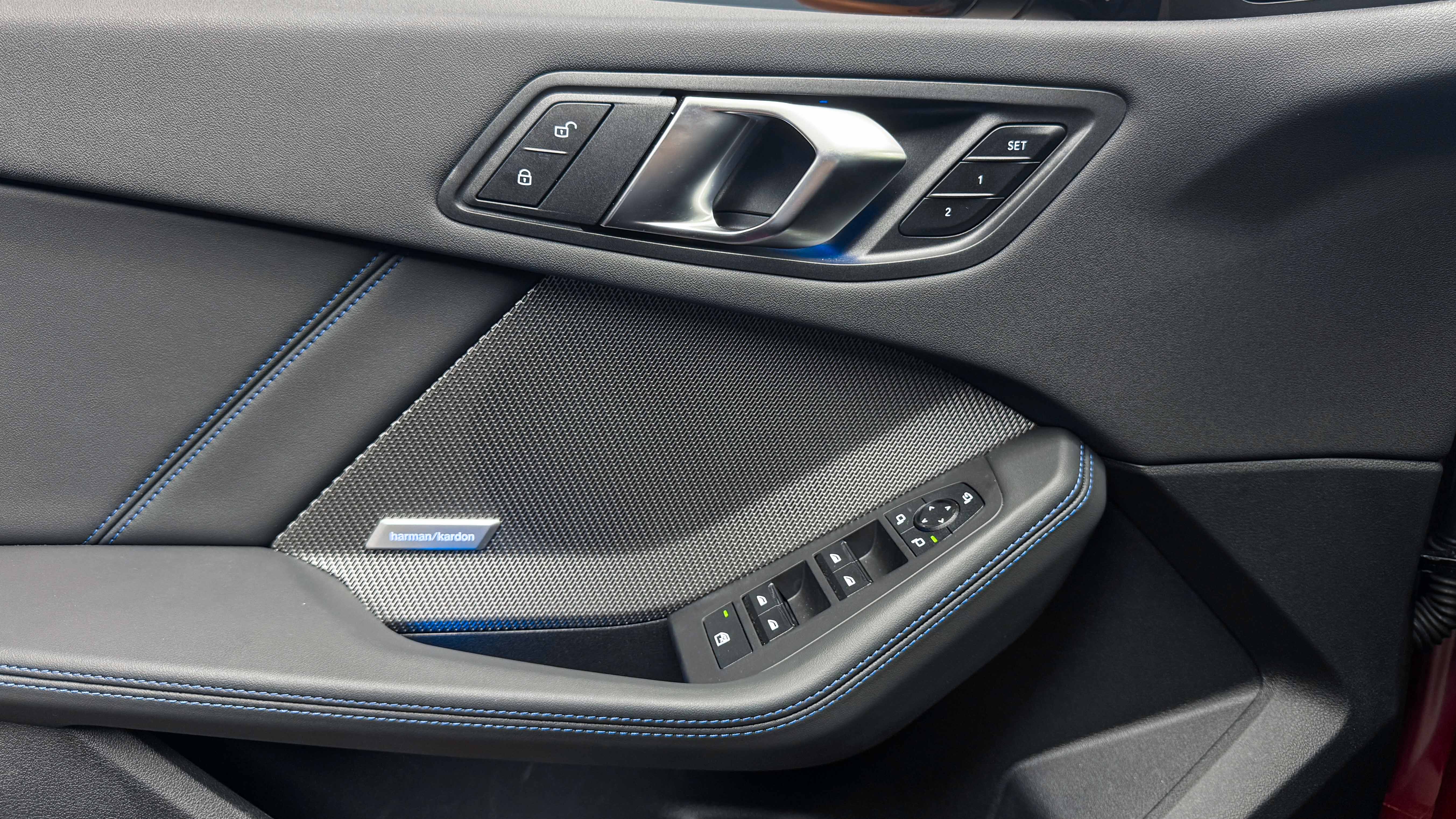 BMW 120 — foto 27 de 31