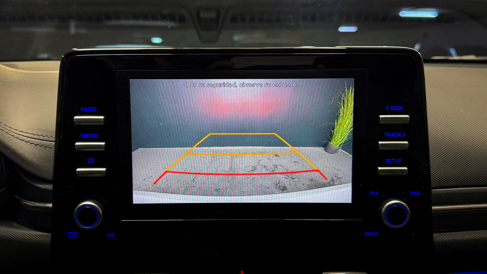 Hyundai Ioniq — foto 16 de 27