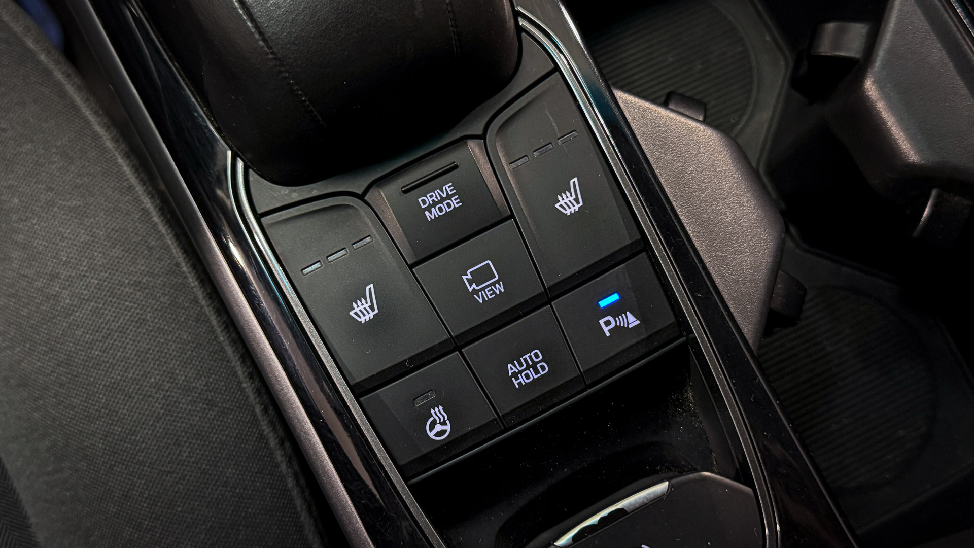 Hyundai Ioniq — foto 21 de 27