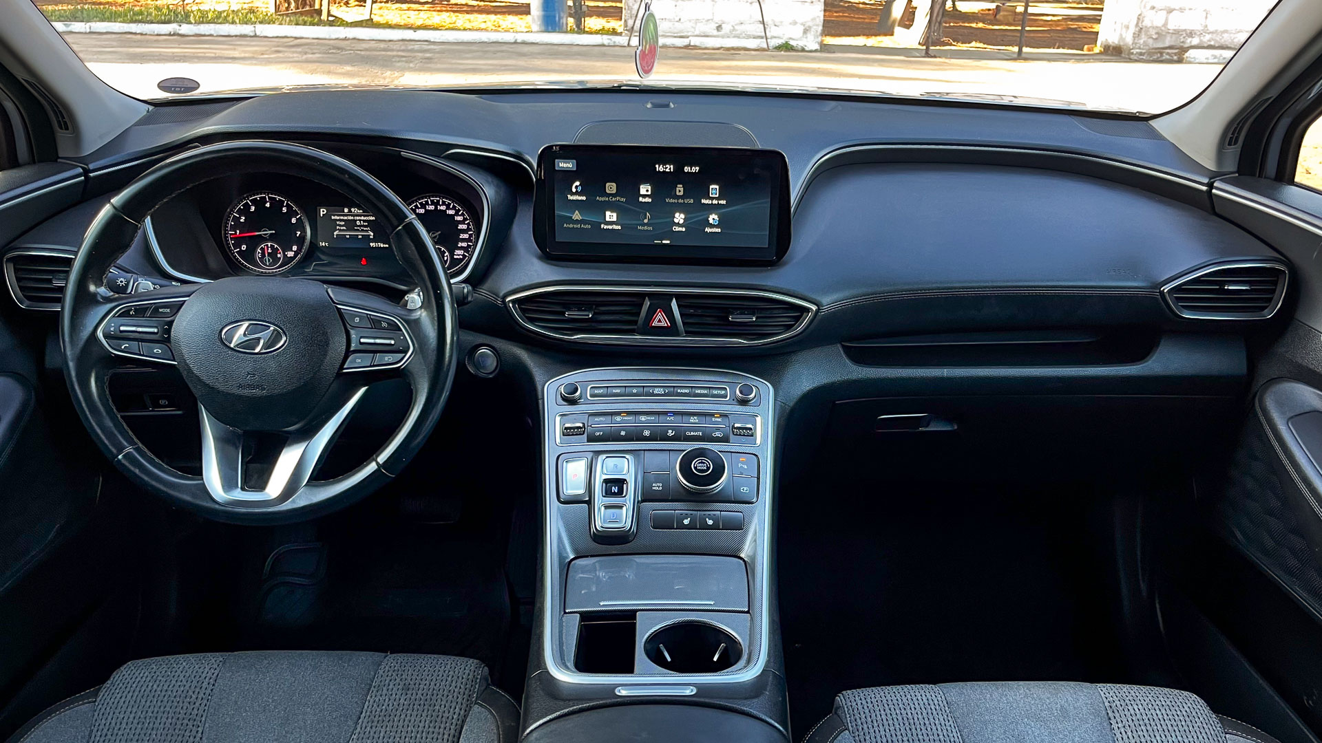 Hyundai Santa Fe — foto 15 de 25