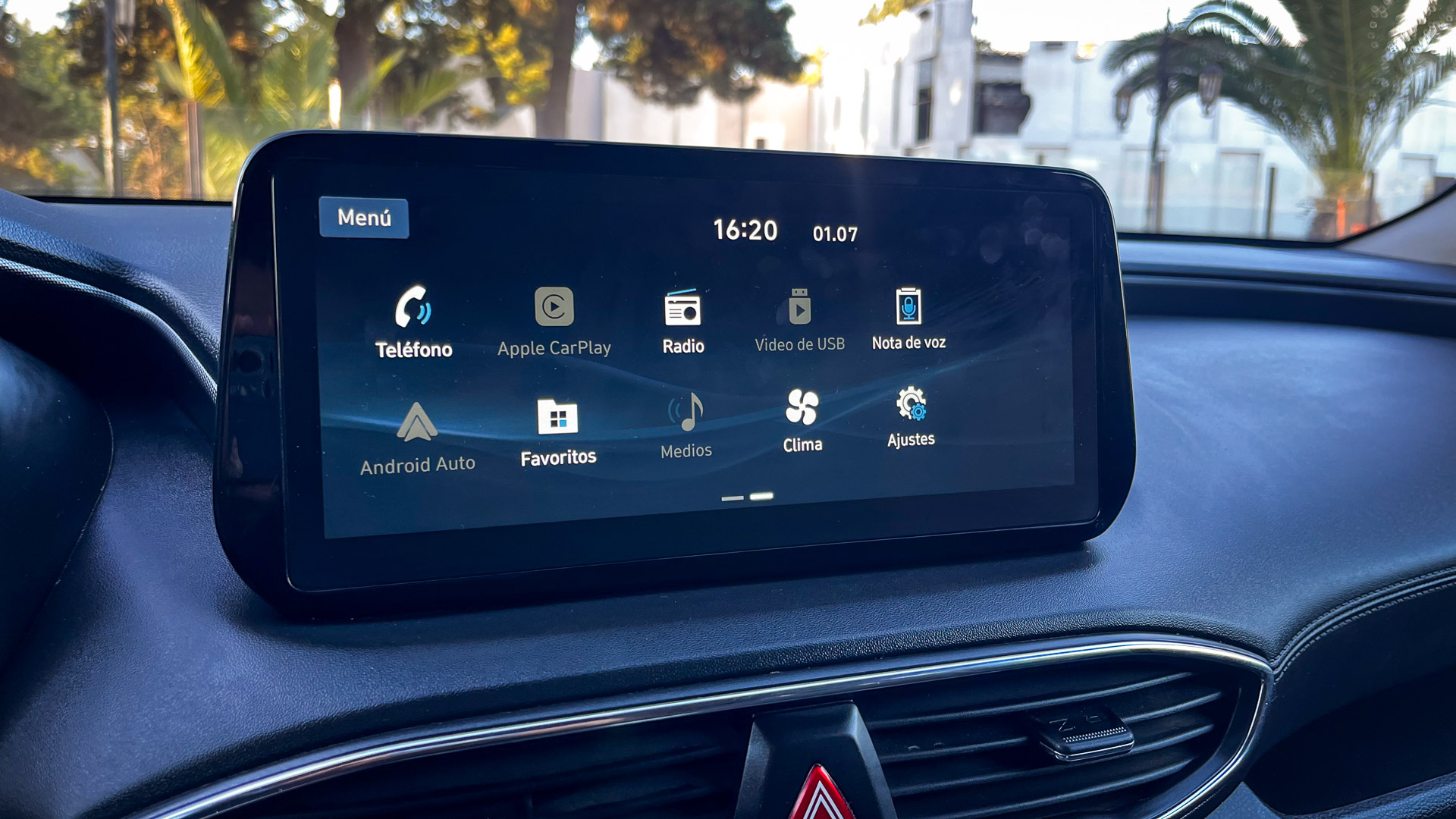 Hyundai Santa Fe — foto 17 de 25