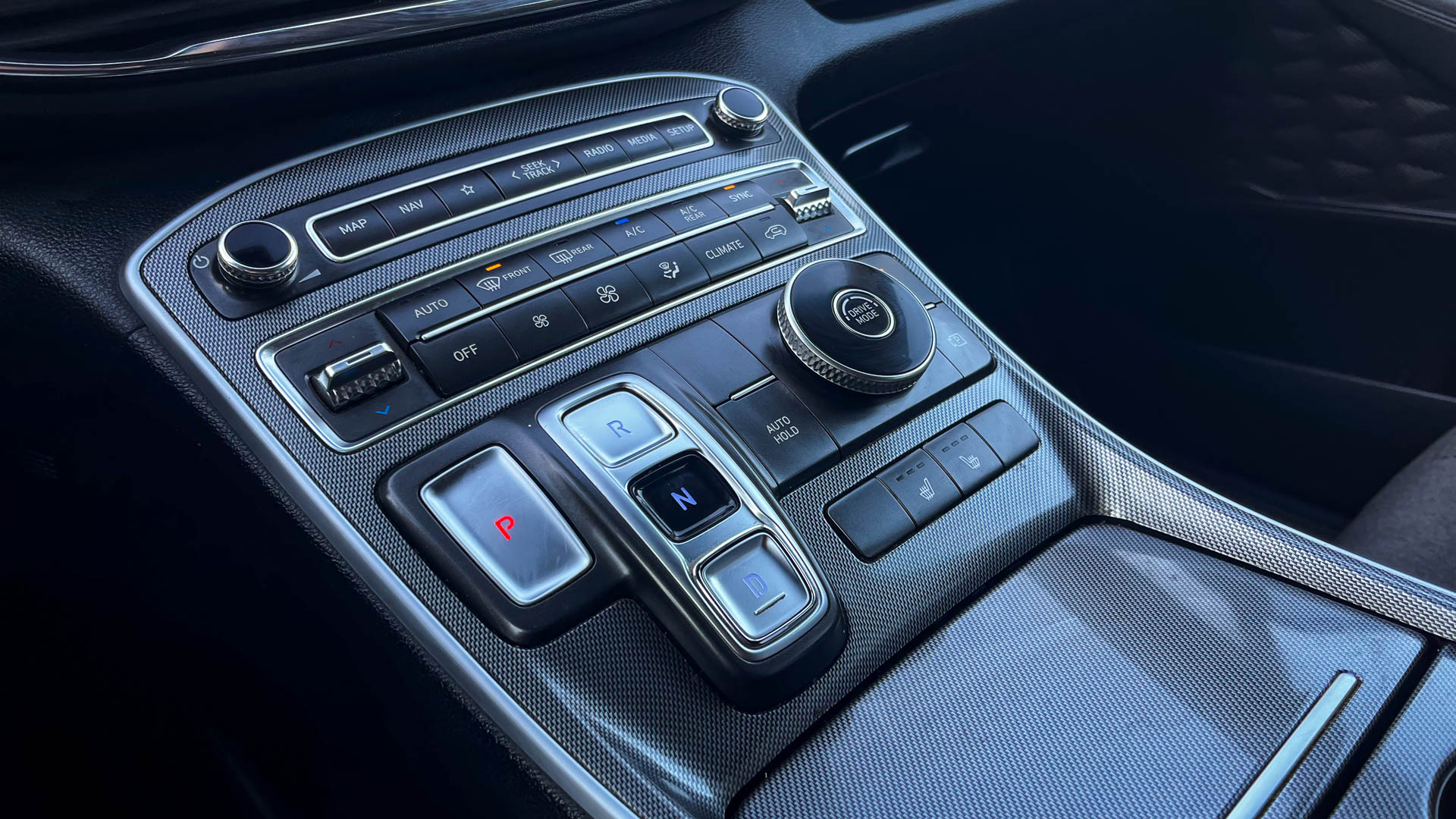 Hyundai Santa Fe — foto 18 de 25