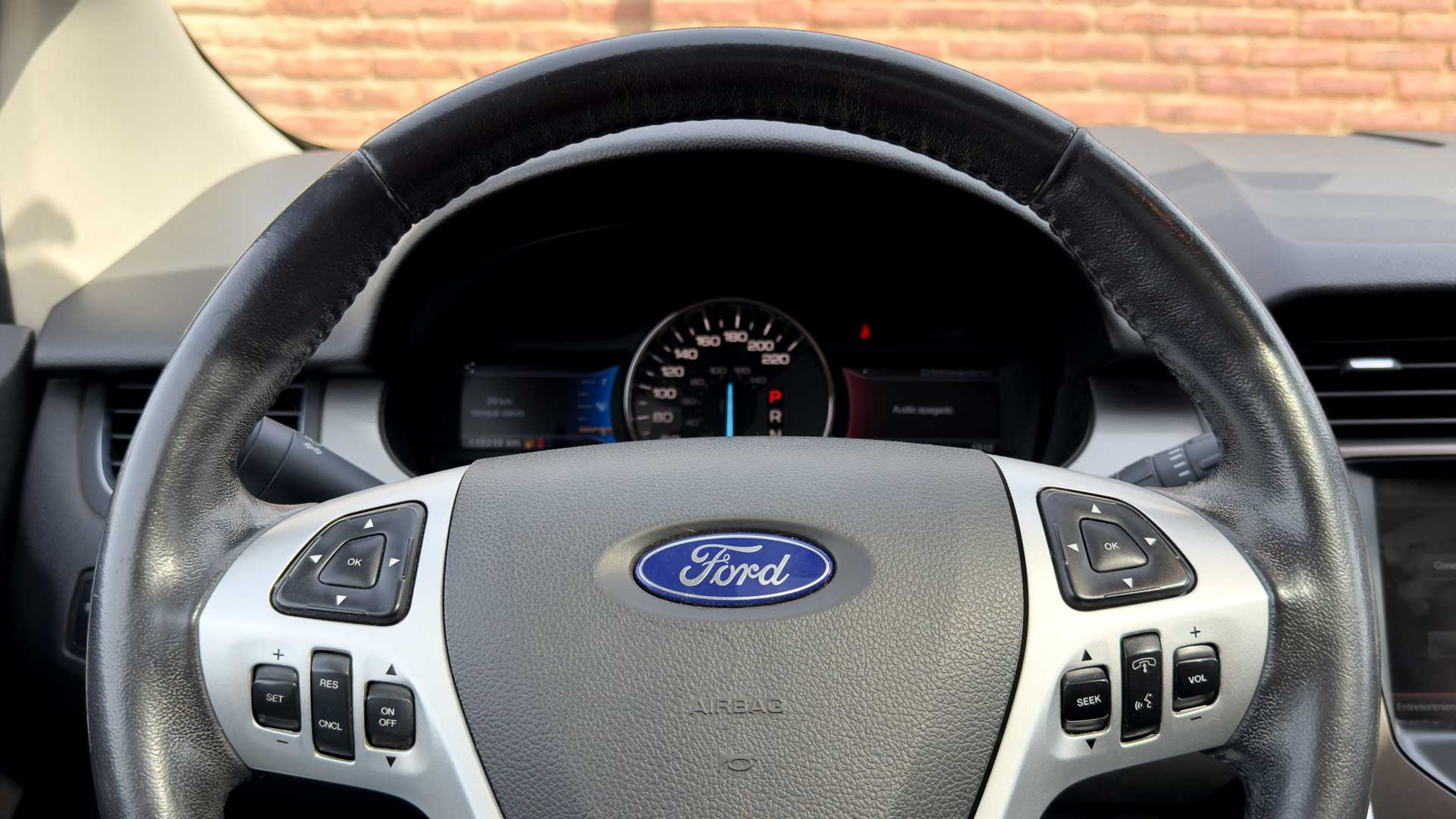 Ford Edge — foto 7 de 27
