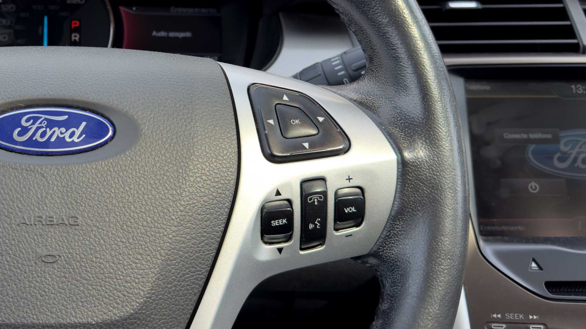 Ford Edge — foto 10 de 27
