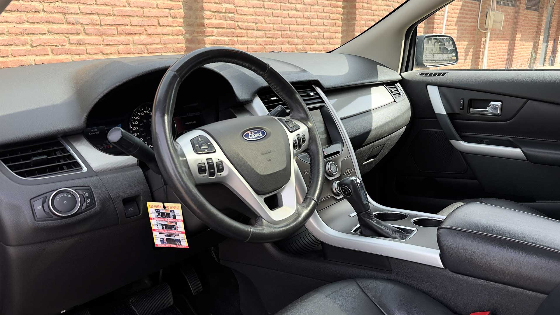 Ford Edge — foto 11 de 27