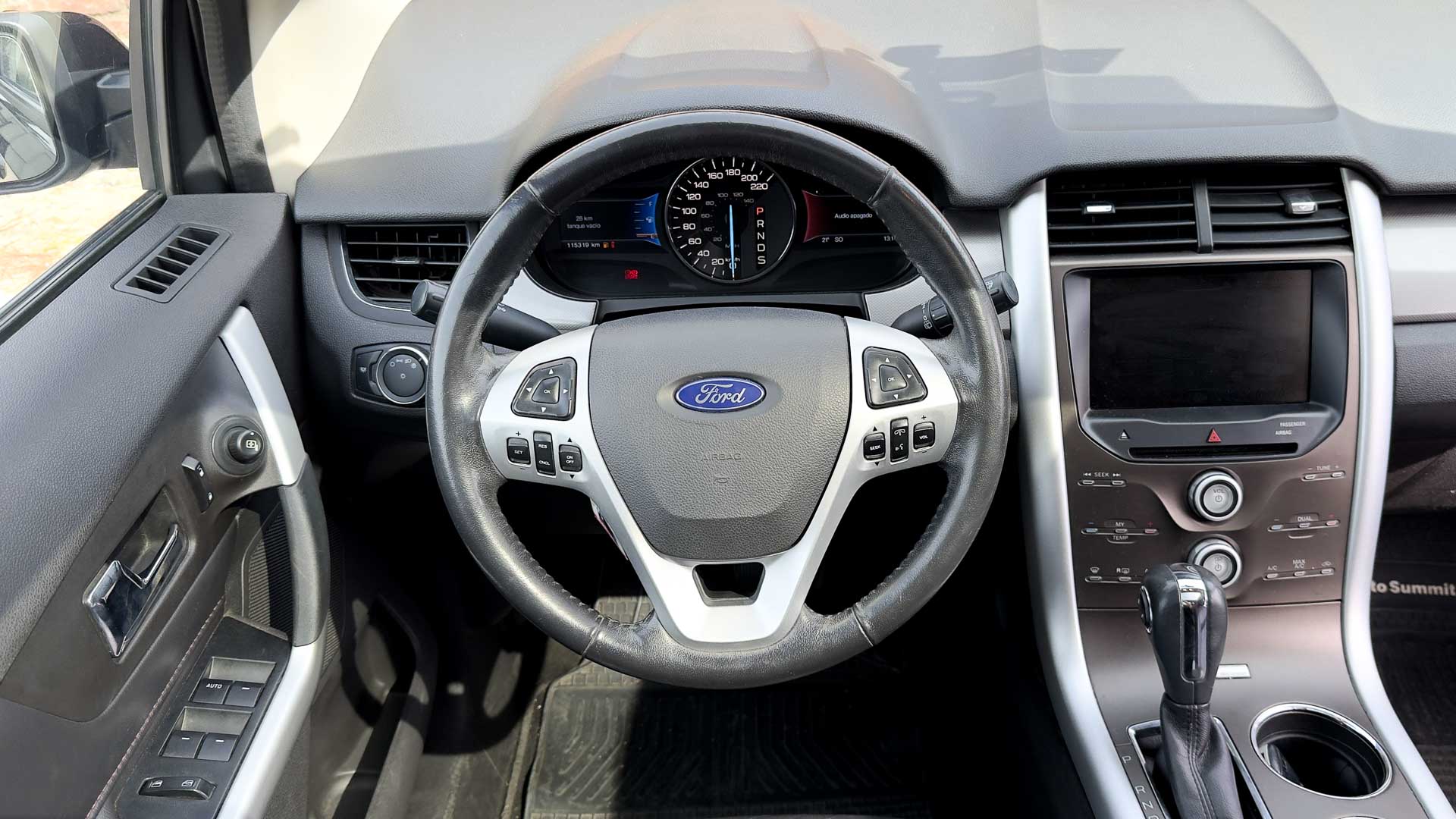 Ford Edge — foto 12 de 27