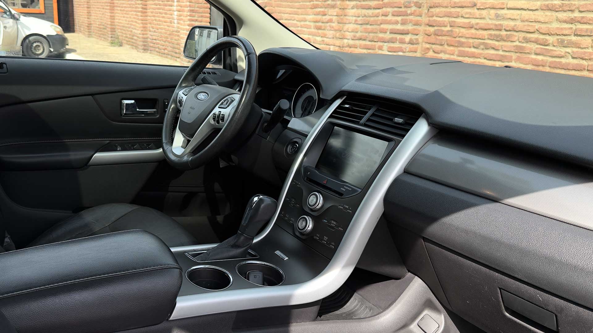 Ford Edge — foto 13 de 27