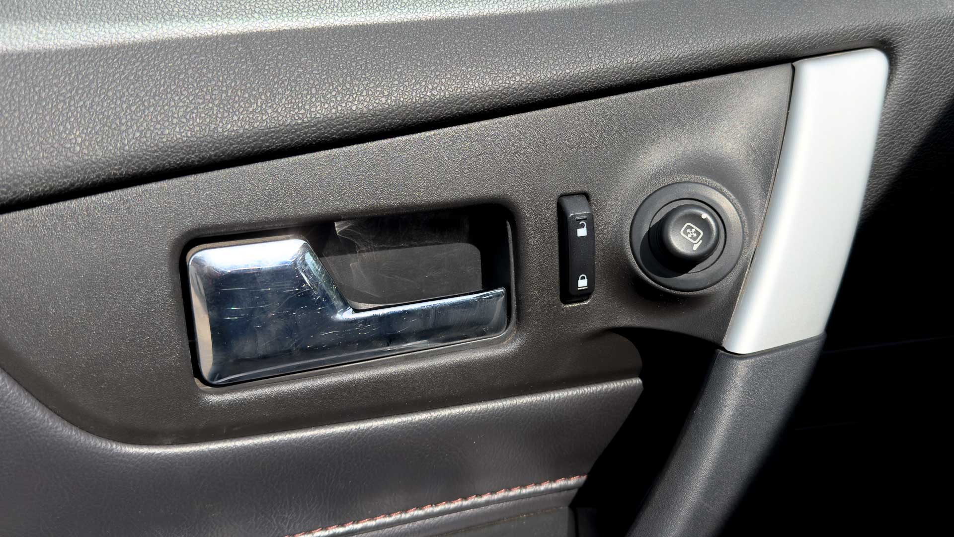 Ford Edge — foto 17 de 27