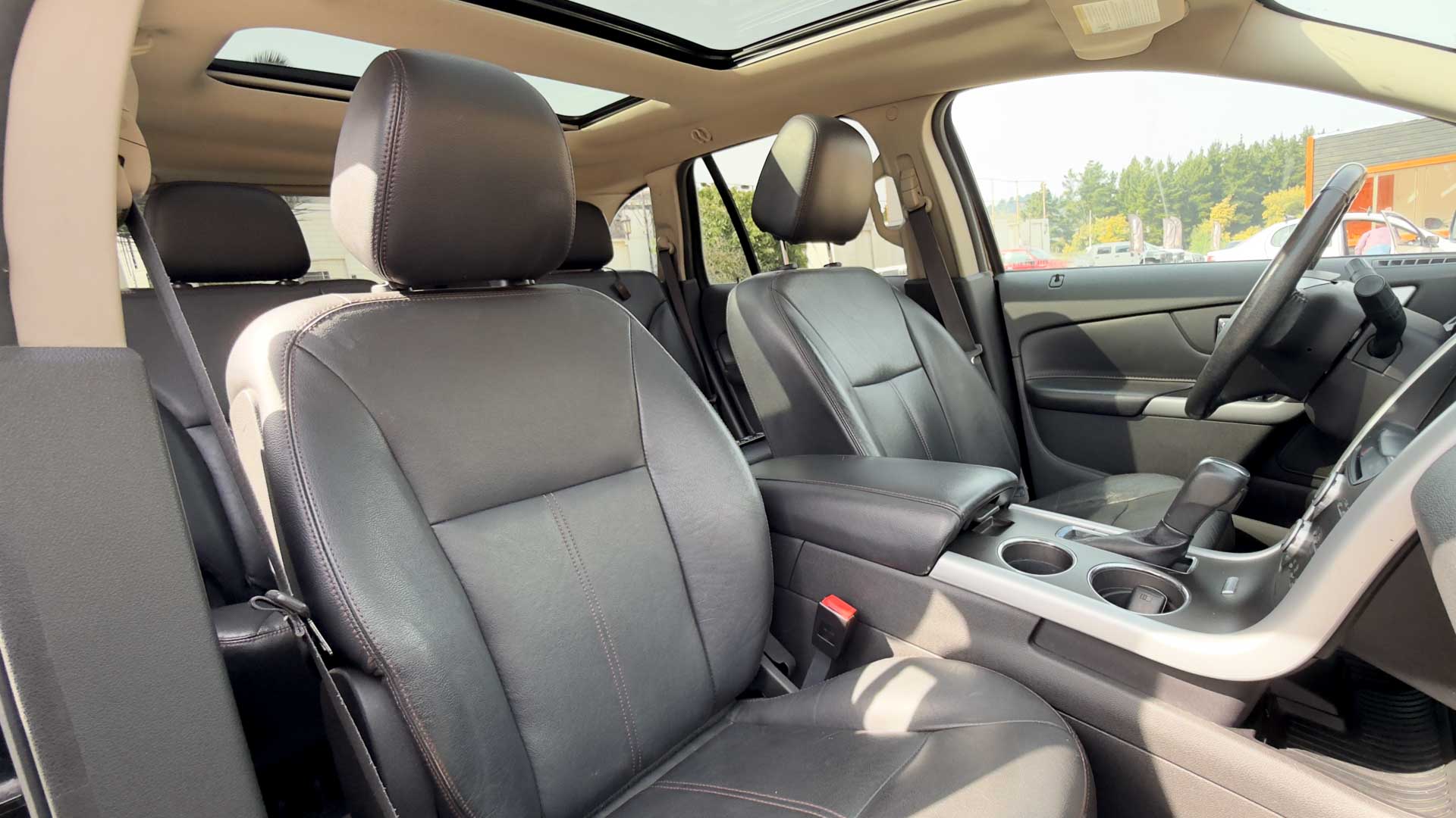 Ford Edge — foto 25 de 27