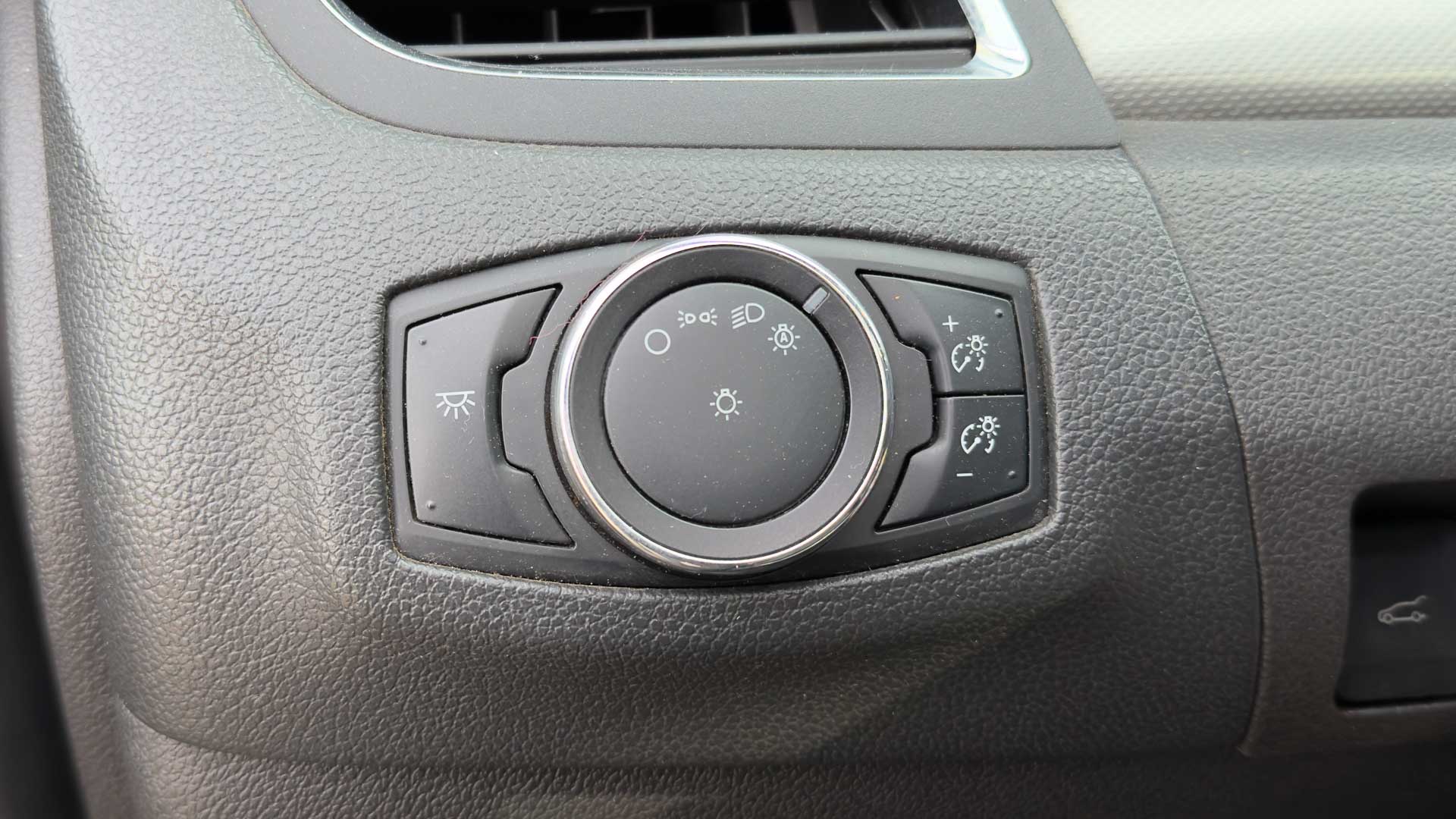 Ford Edge — foto 26 de 27