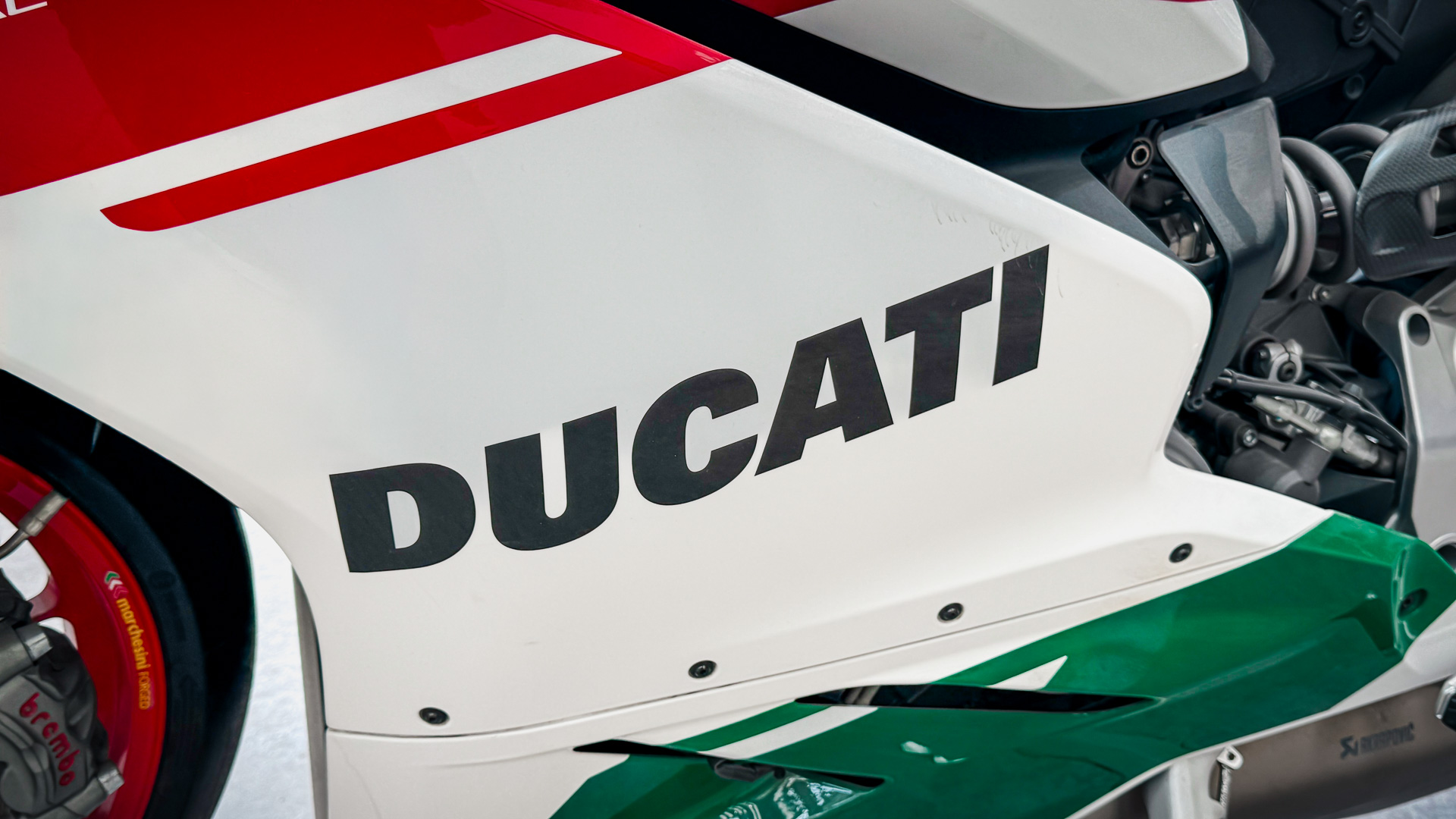 Ducati Panigale R — foto 11 de 16