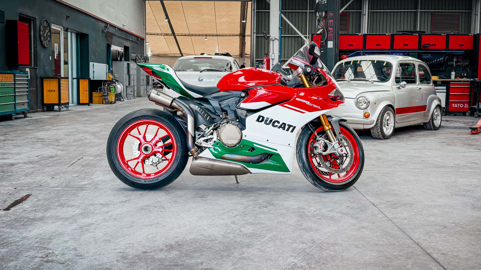 Ducati Panigale R — foto 7 de 16