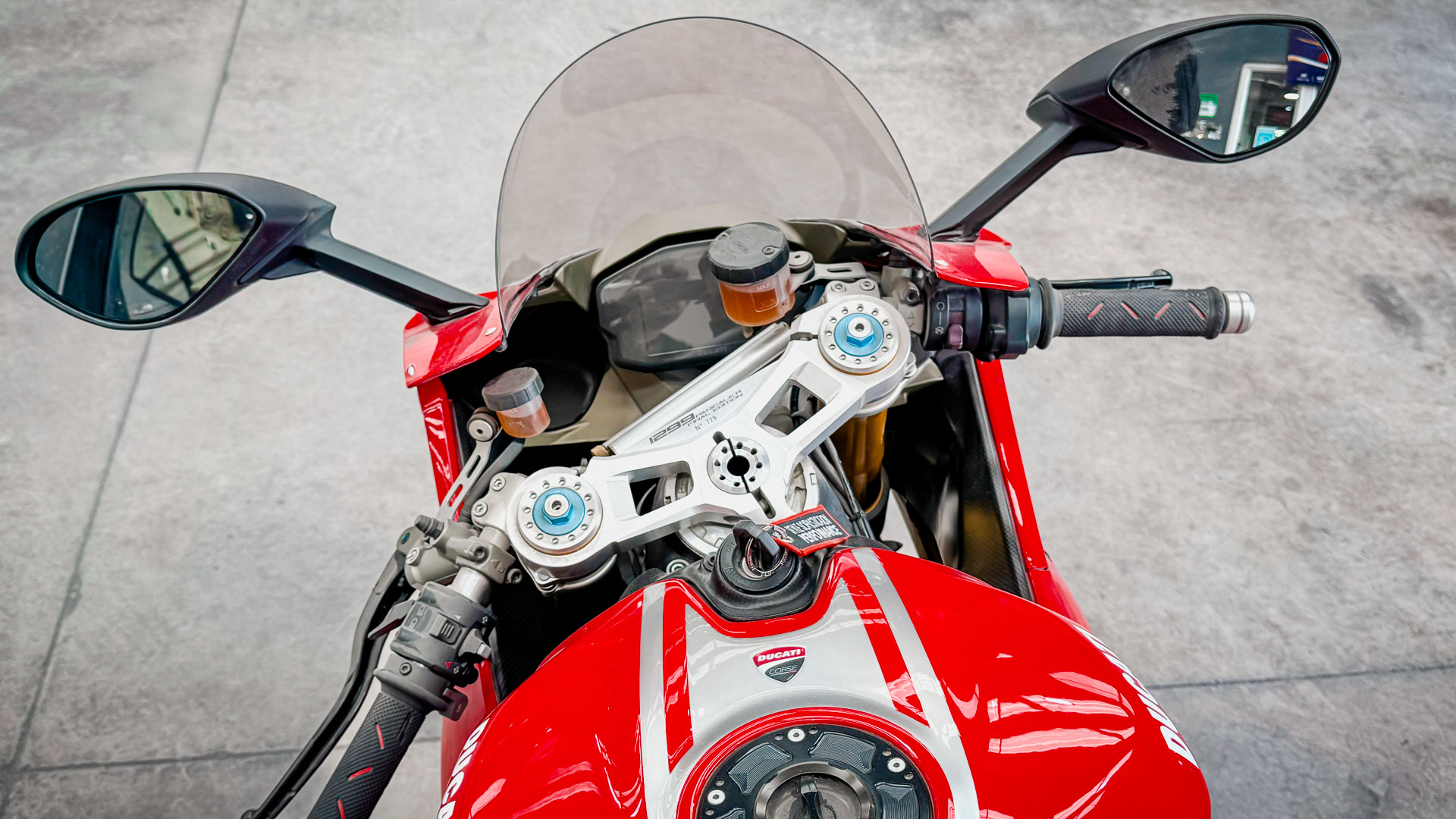 Ducati Panigale R — foto 8 de 16