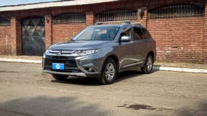 MITSUBISHI OUTLANDER 2018