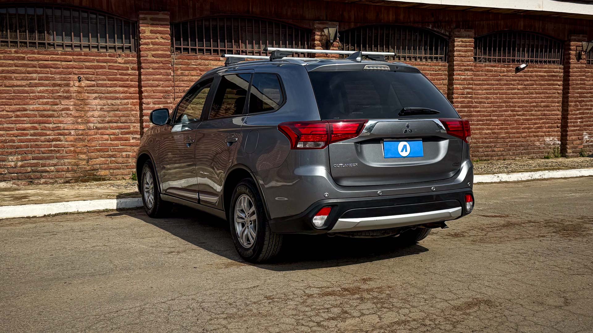 Mitsubishi Outlander — foto 2 de 25