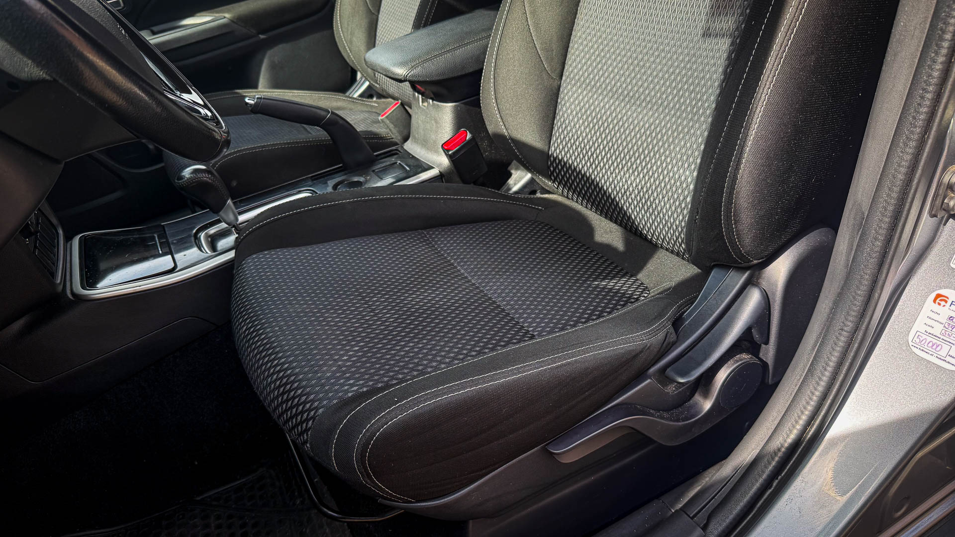 Mitsubishi Outlander — foto 22 de 25