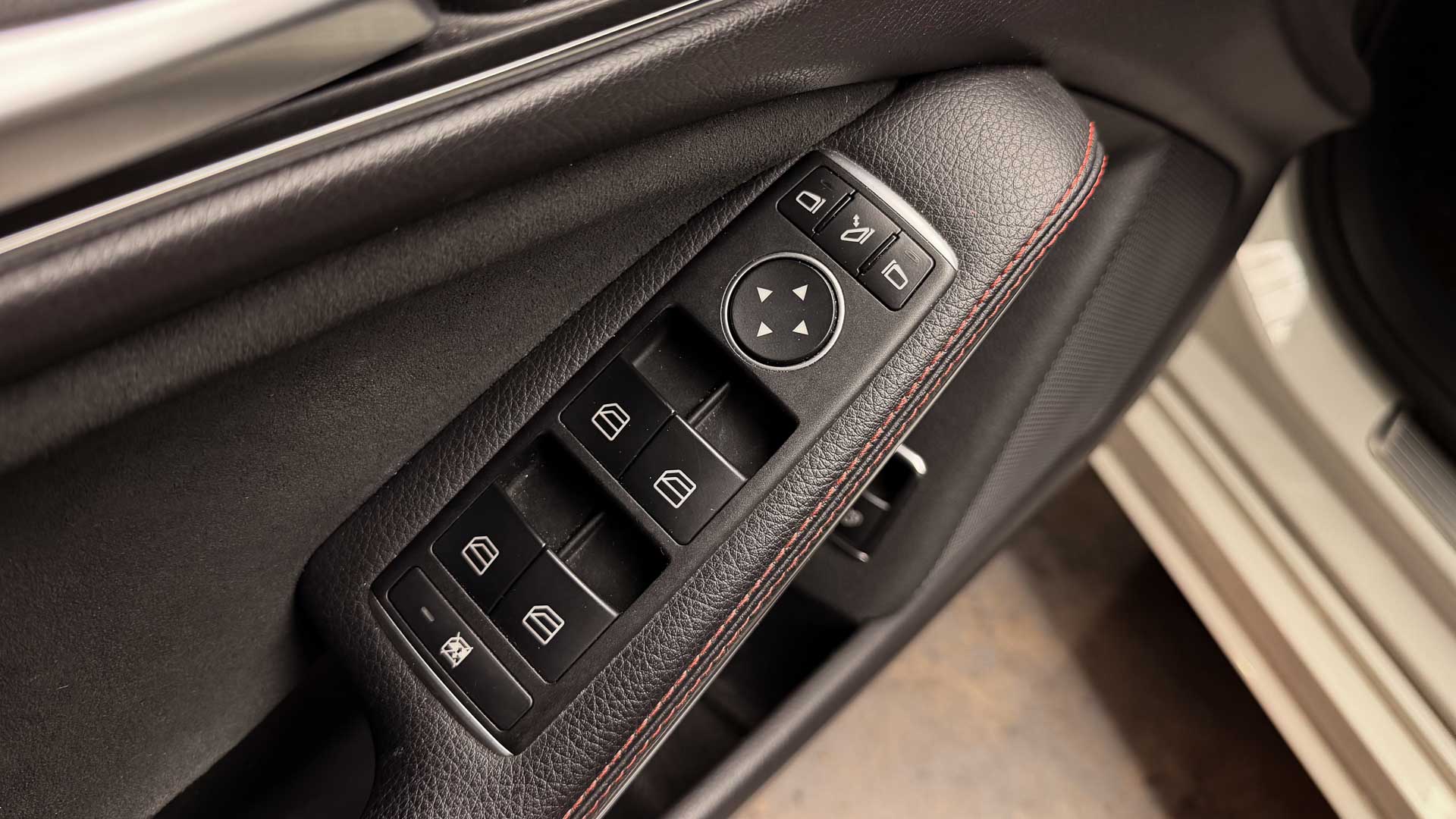 Mercedes-Benz Cla220 — foto 25 de 27