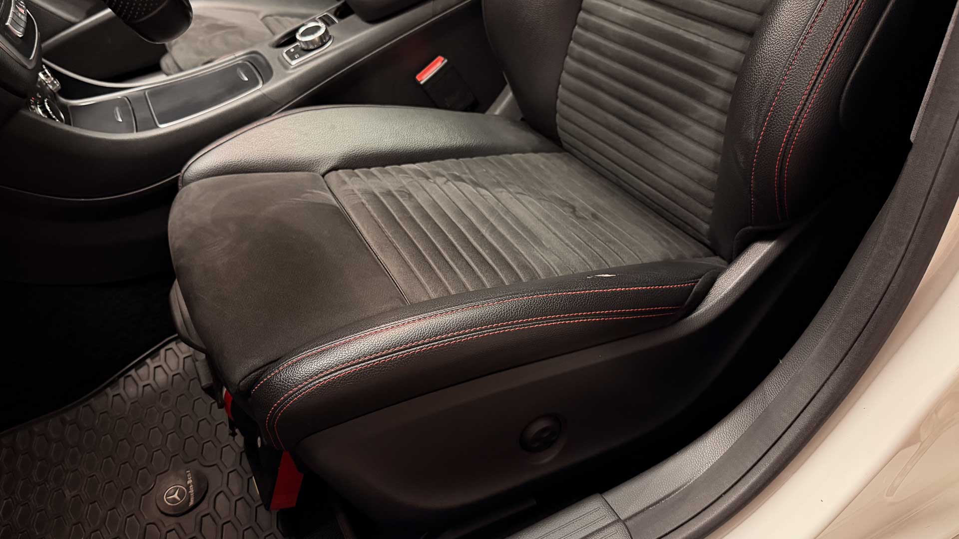 Mercedes-Benz Cla220 — foto 26 de 27