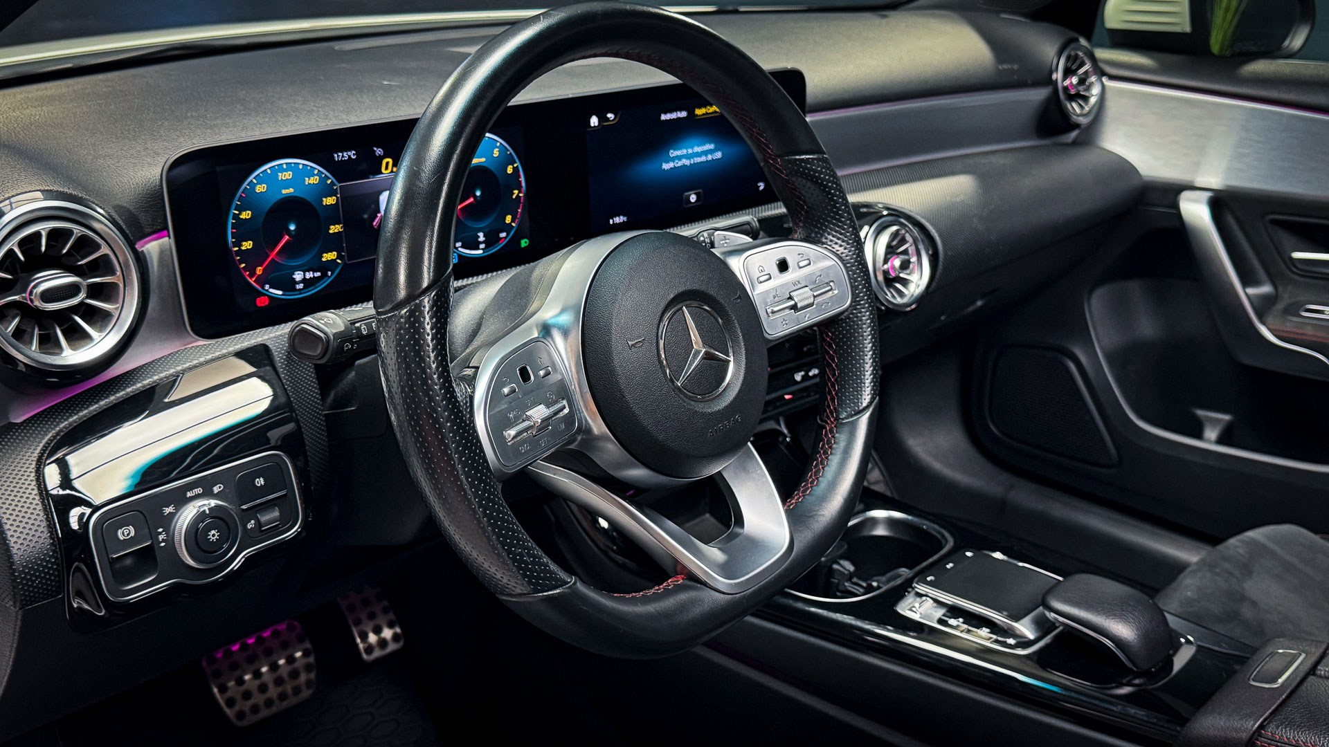 Mercedes-Benz A250 — foto 11 de 28