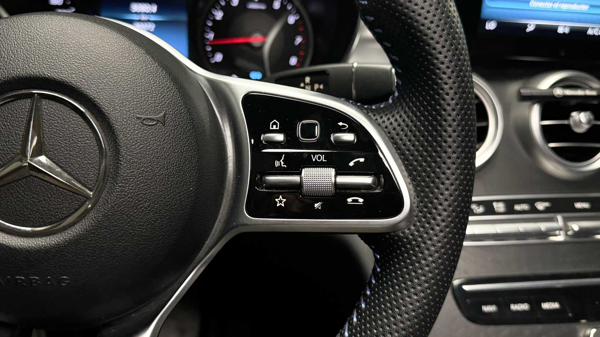 Mercedes-Benz C200 — foto 10 de 28