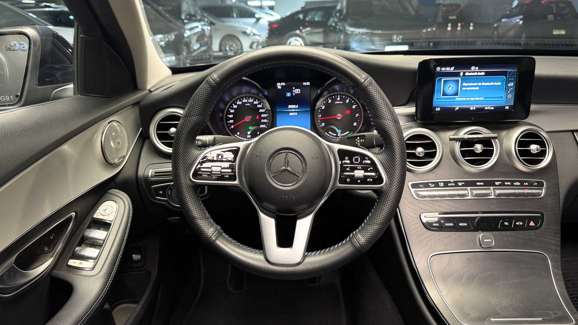 Mercedes-Benz C200 — foto 12 de 28