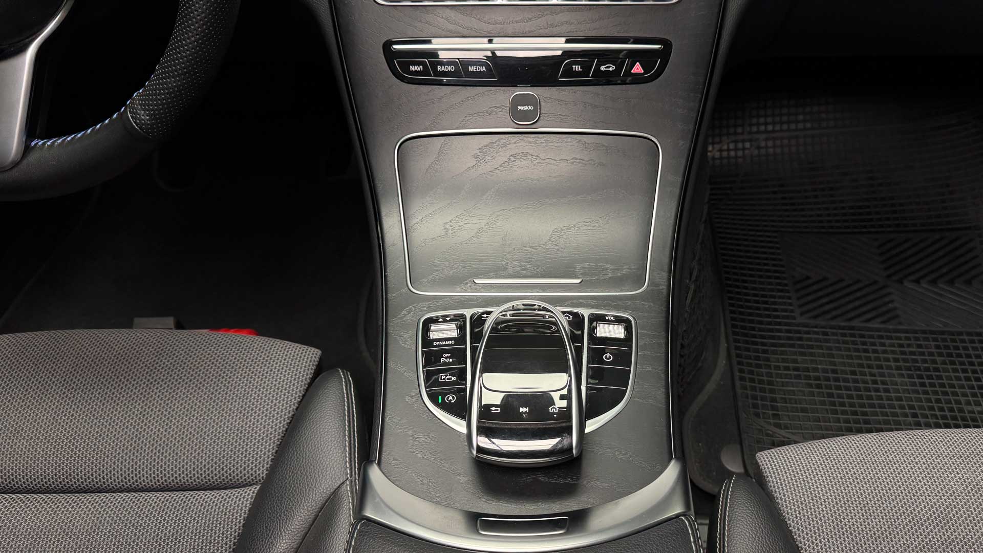 Mercedes-Benz C200 — foto 19 de 28
