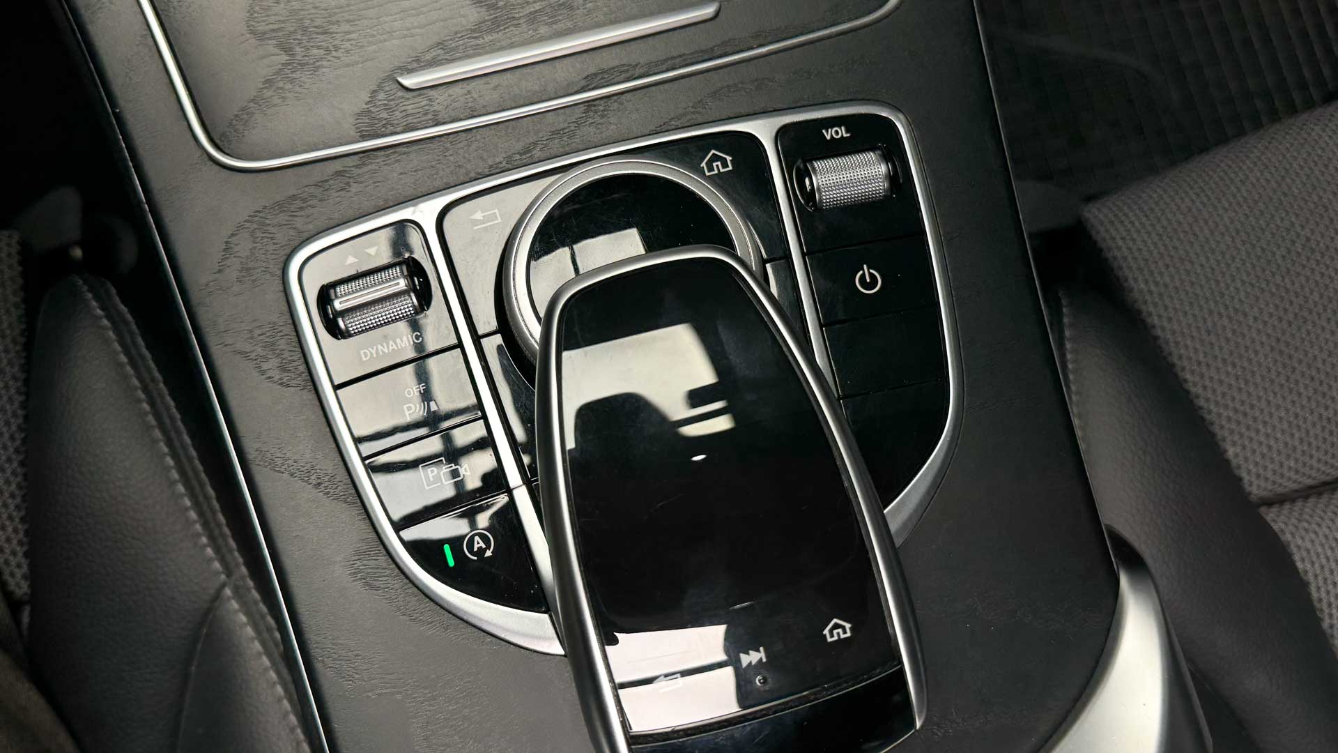 Mercedes-Benz C200 — foto 20 de 28