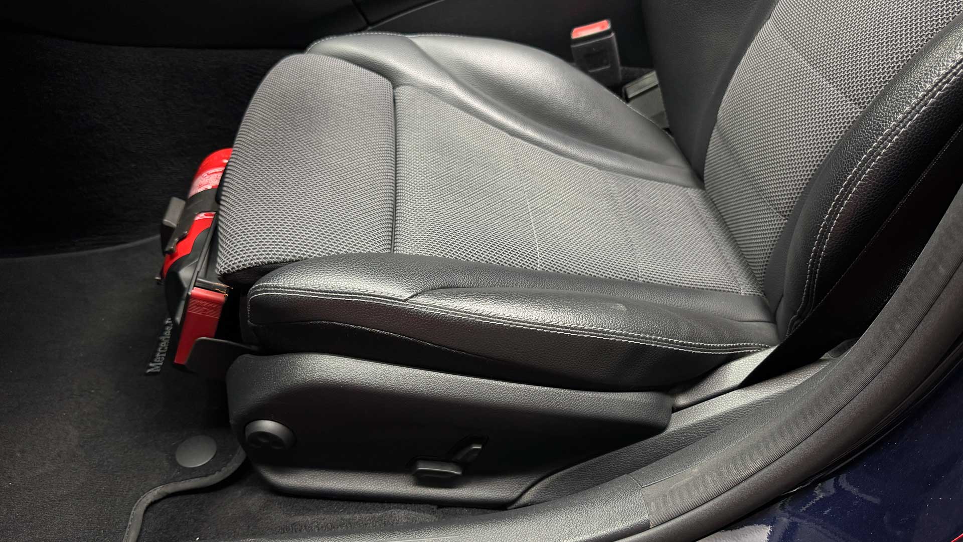 Mercedes-Benz C200 — foto 25 de 28