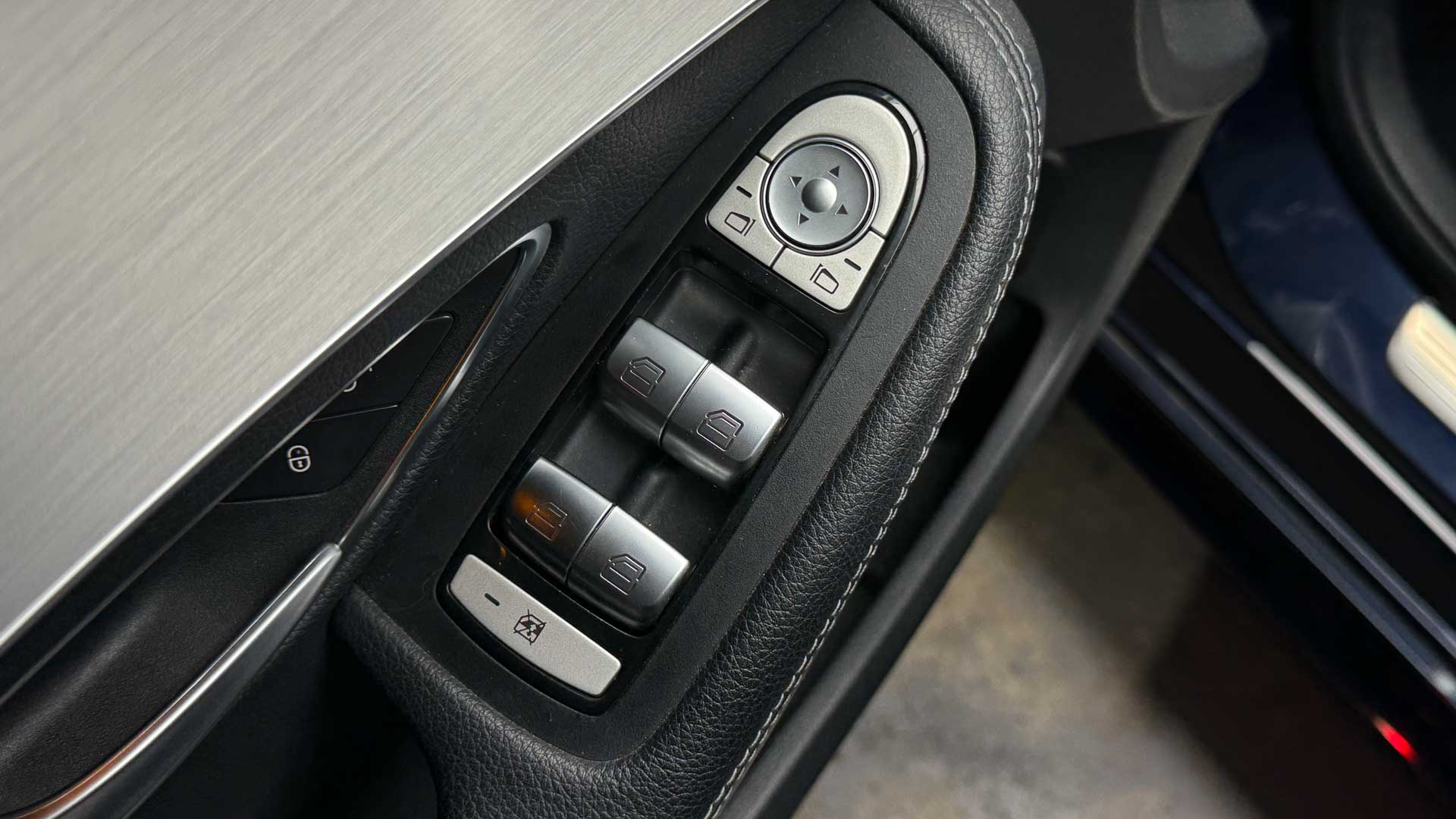 Mercedes-Benz C200 — foto 27 de 28