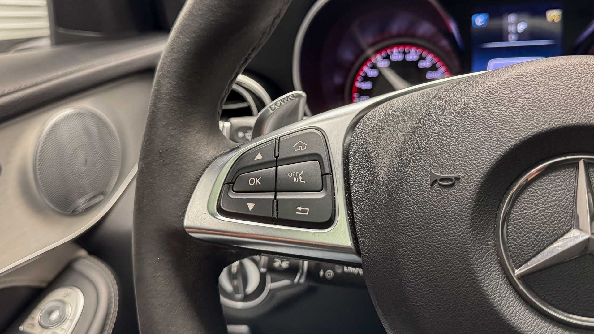 Mercedes-Benz Glc63 Amg — foto 11 de 33