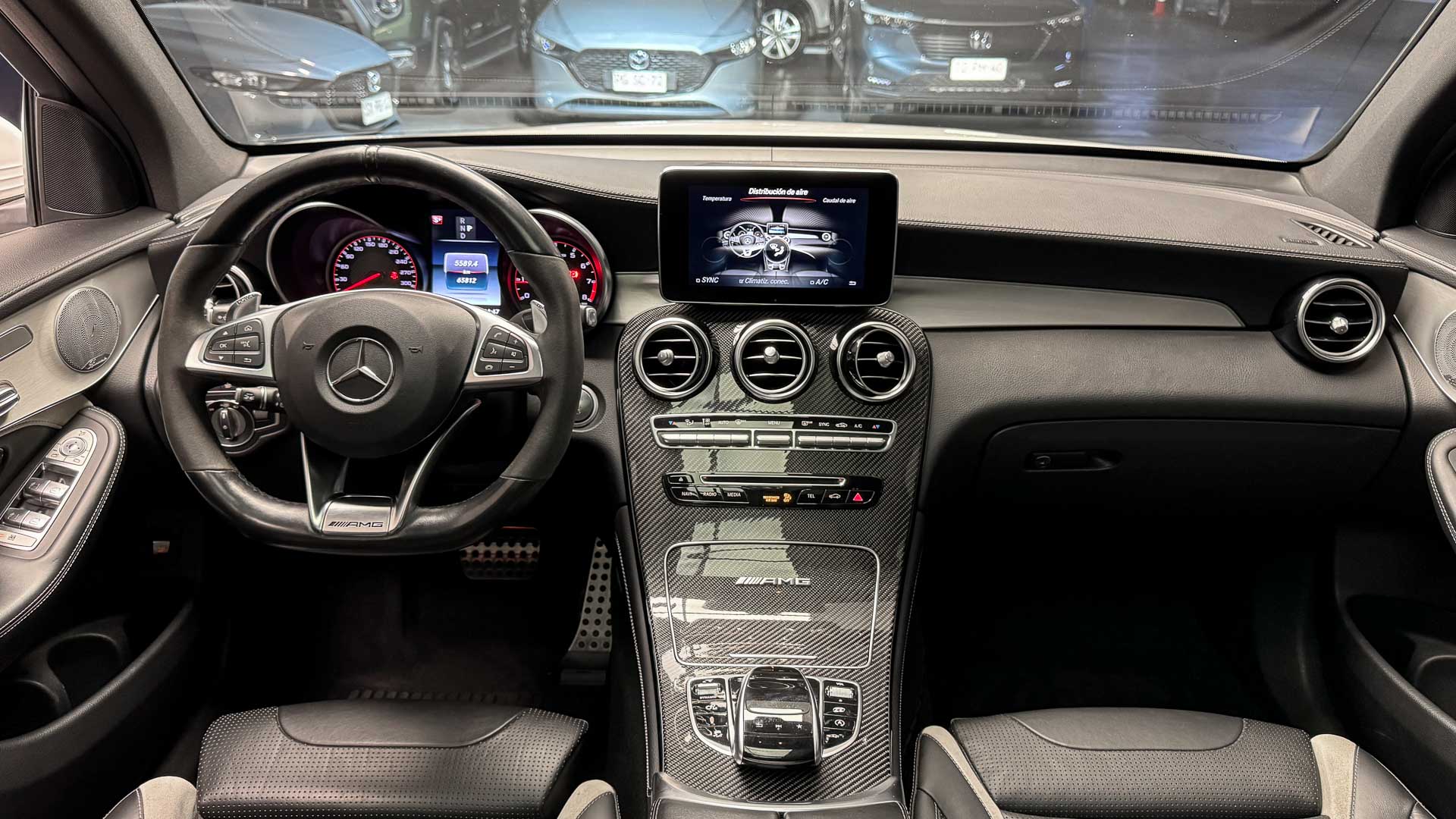 Mercedes-Benz Glc63 Amg — foto 17 de 33