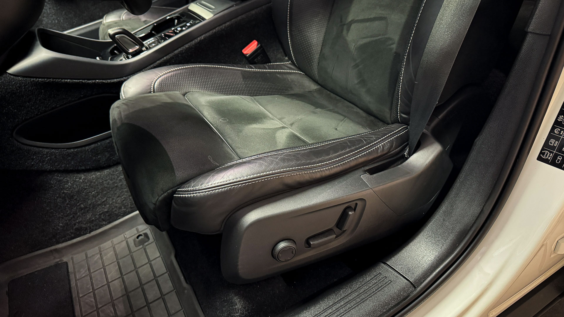 Volvo XC40 — foto 23 de 27