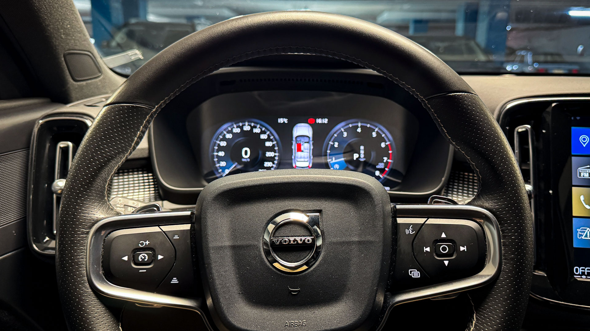 Volvo XC40 — foto 7 de 27