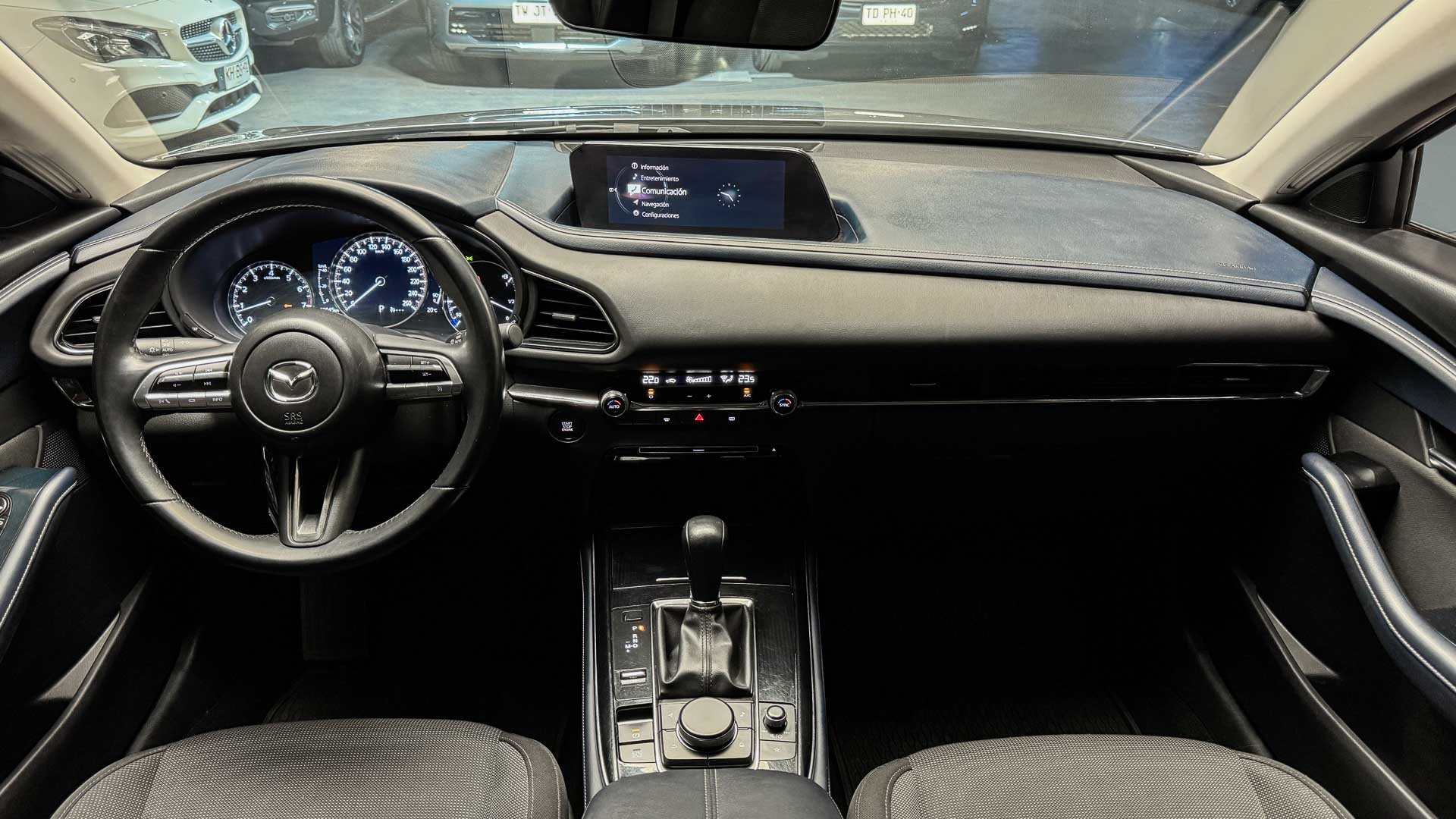 Mazda CX-30 — foto 14 de 28
