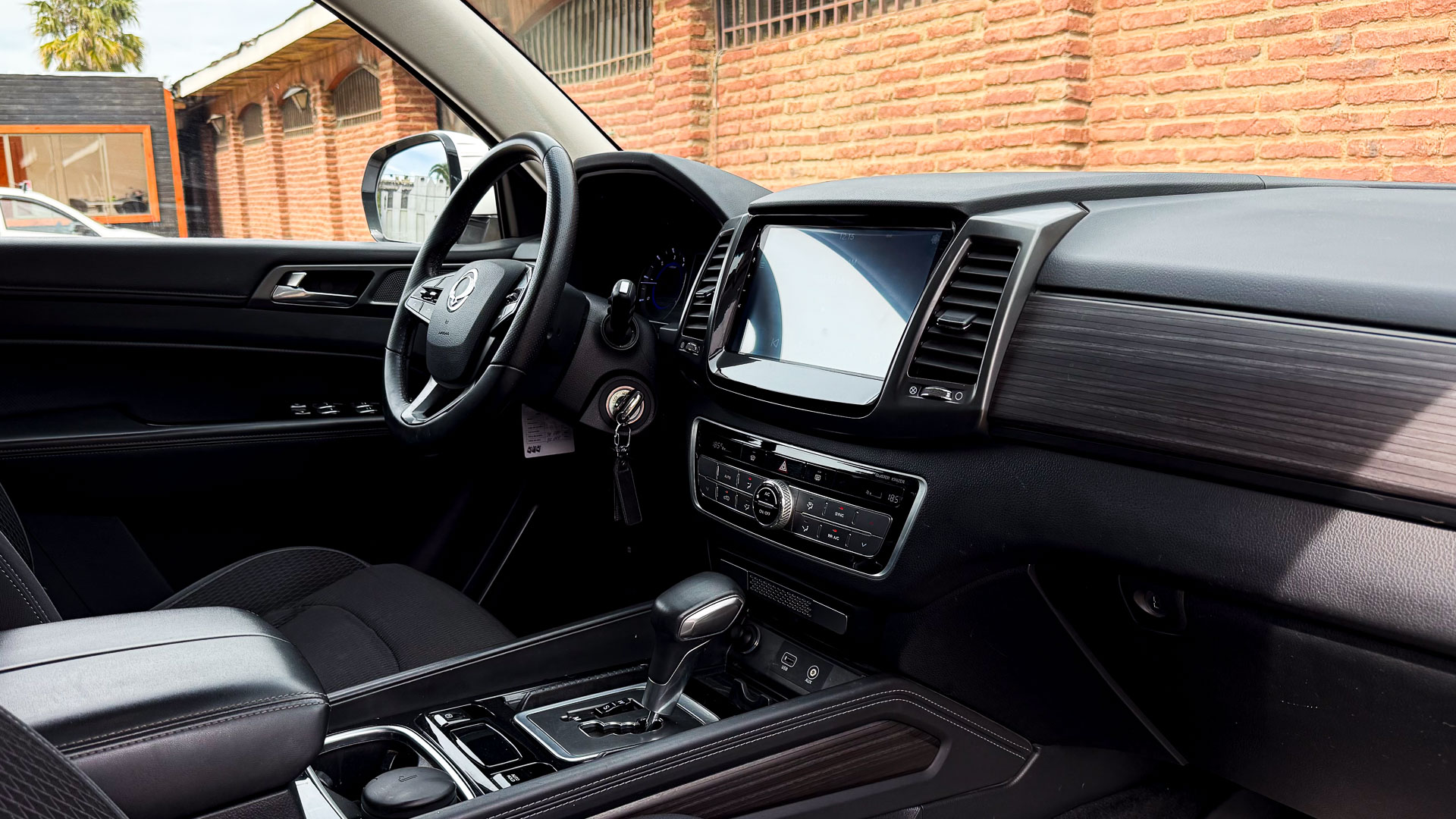 SsangYong Rexton — foto 13 de 28