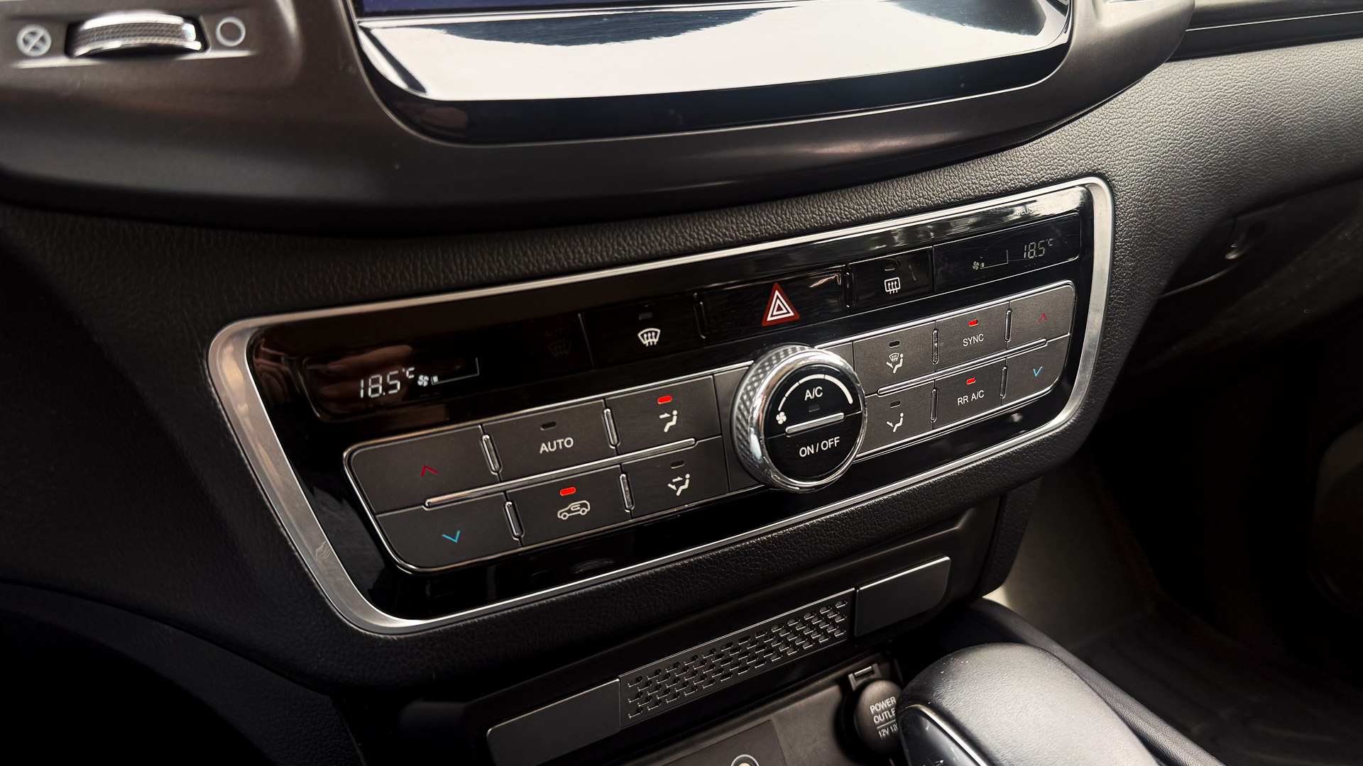 SsangYong Rexton — foto 18 de 28