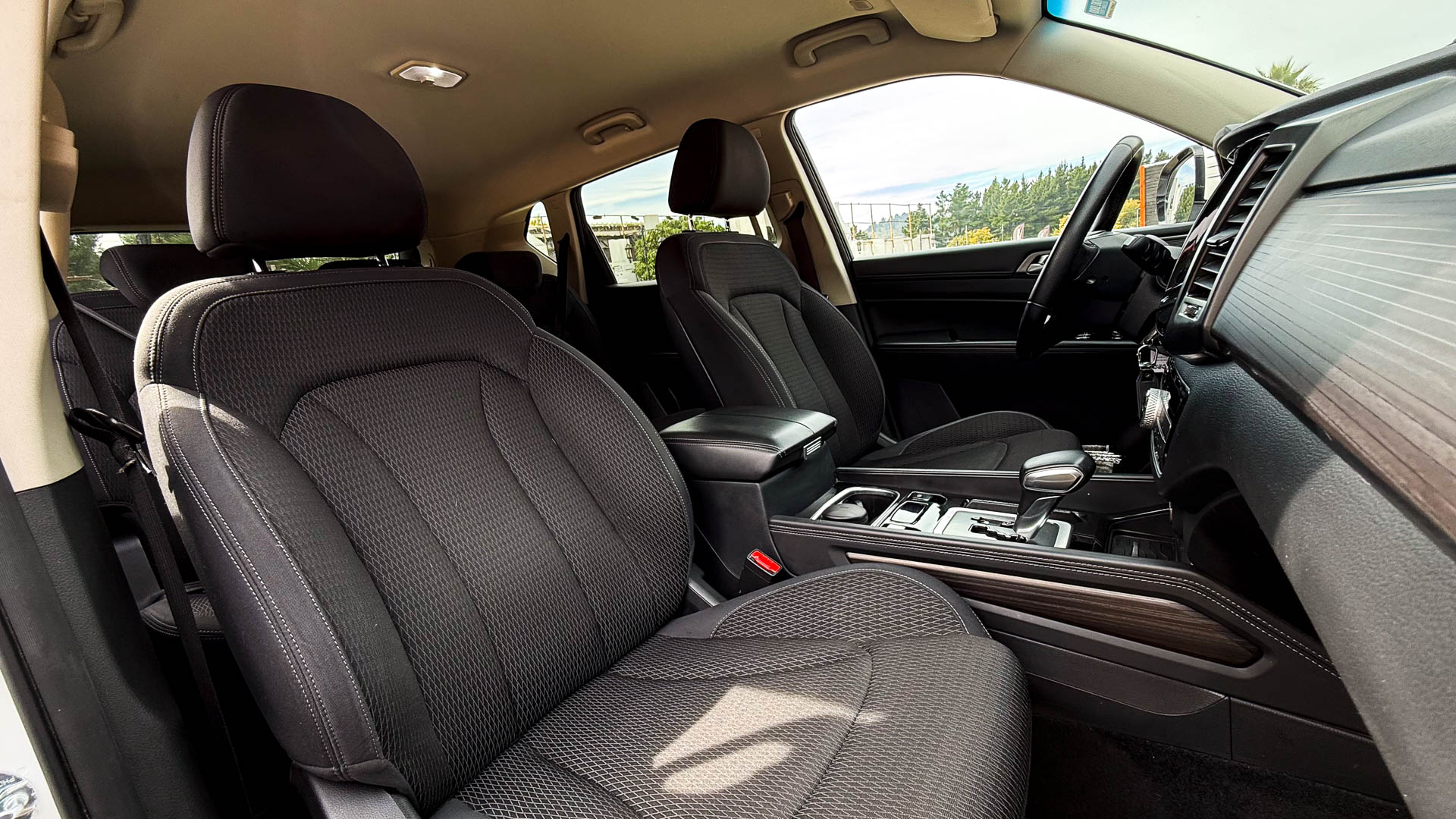 SsangYong Rexton — foto 23 de 28
