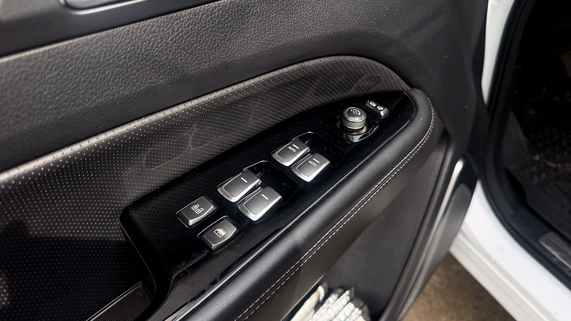 SsangYong Rexton — foto 26 de 28