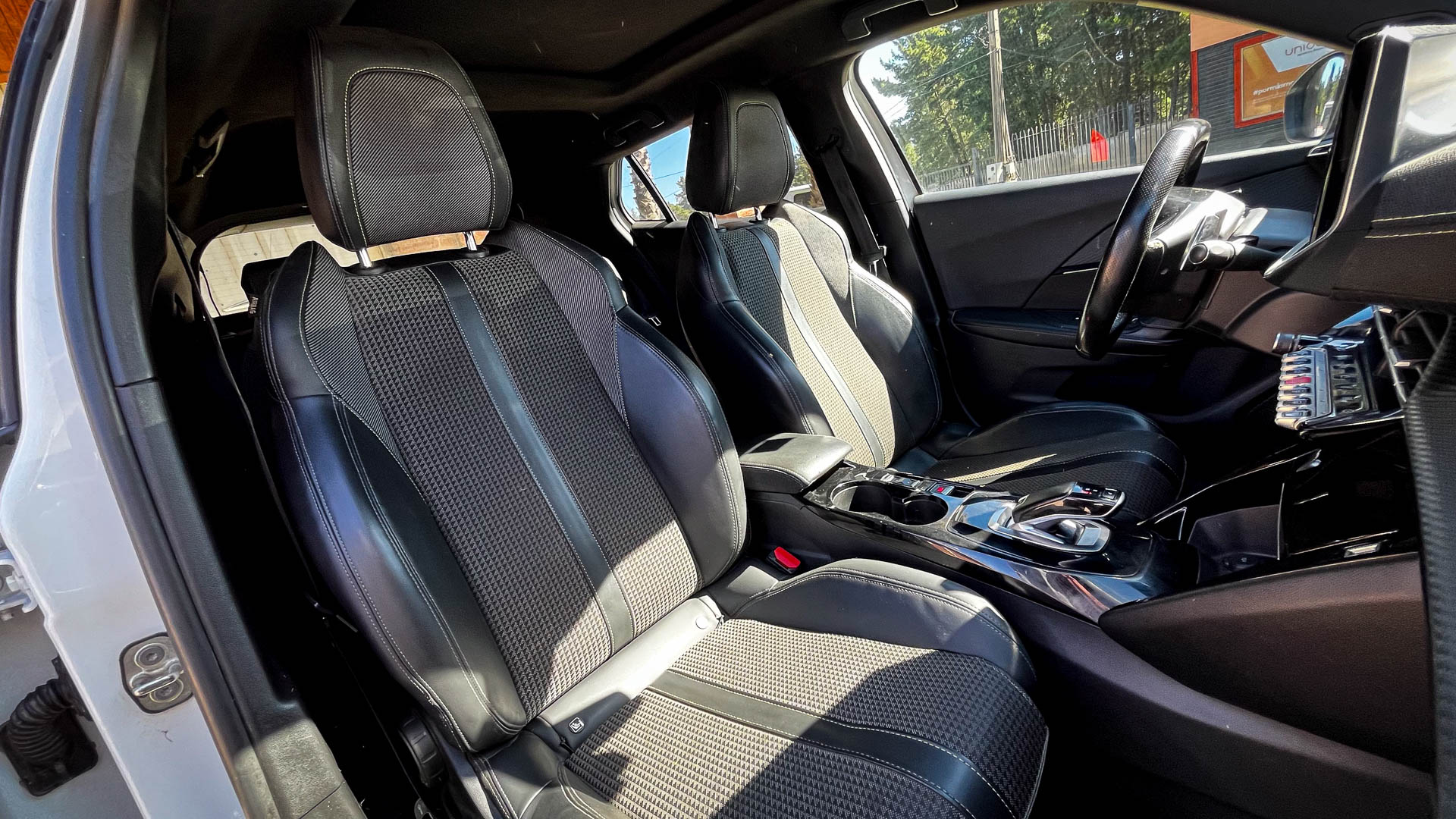 Peugeot 2008 — foto 20 de 21